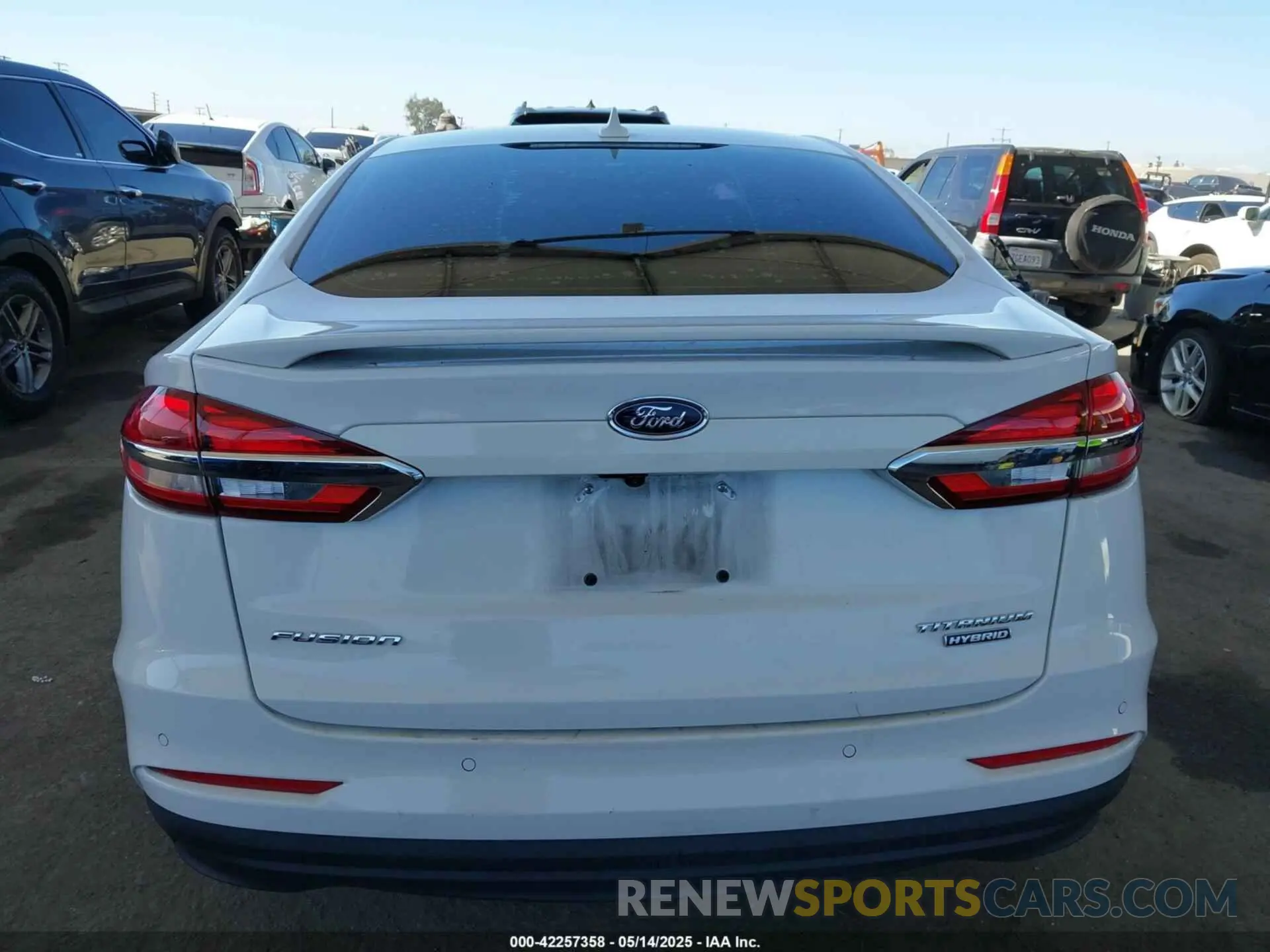 16 Photograph of a damaged car 3FA6P0RU9LR170993 FORD FUSION 2020