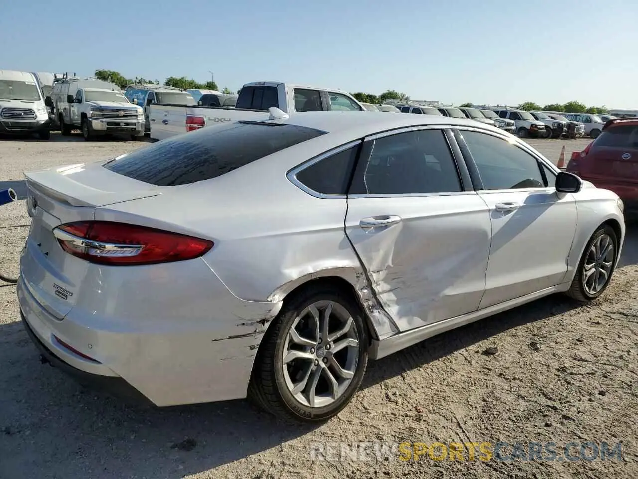 3 Photograph of a damaged car 3FA6P0RUXLR230201 FORD FUSION 2020