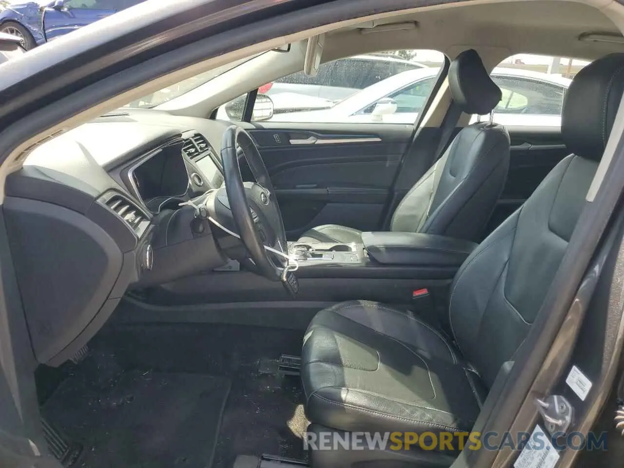 7 Photograph of a damaged car 3FA6P0SU1LR171288 FORD FUSION 2020