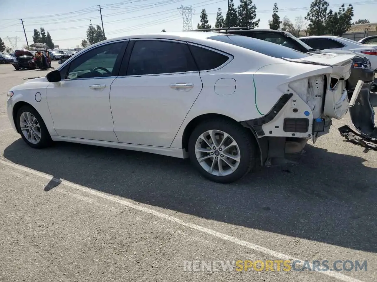 2 Photograph of a damaged car 3FA6P0SU1LR181285 FORD FUSION 2020