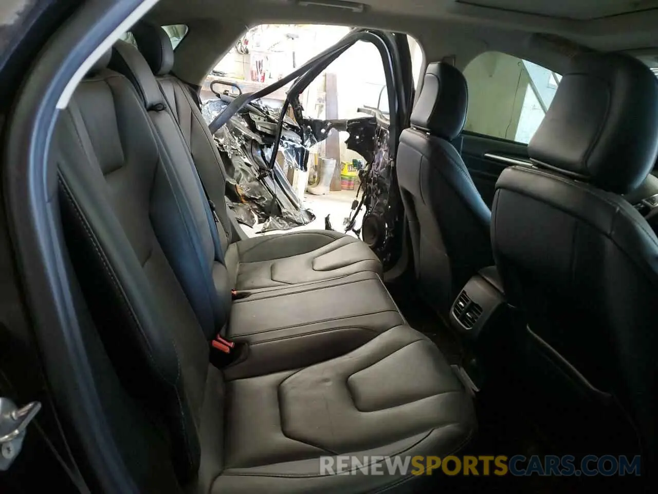 10 Photograph of a damaged car 3FA6P0SU2LR112055 FORD FUSION 2020