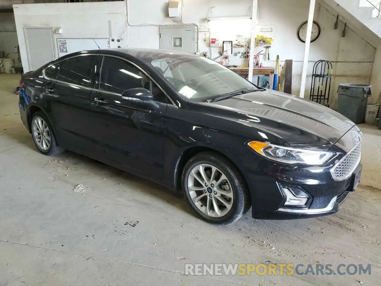 4 Photograph of a damaged car 3FA6P0SU2LR112055 FORD FUSION 2020
