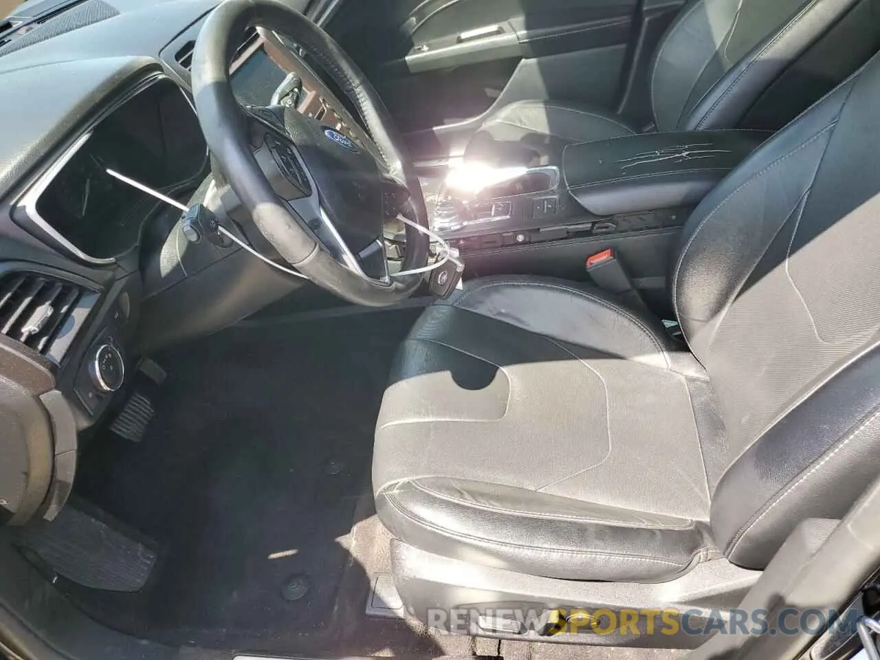 7 Photograph of a damaged car 3FA6P0SU2LR257838 FORD FUSION 2020