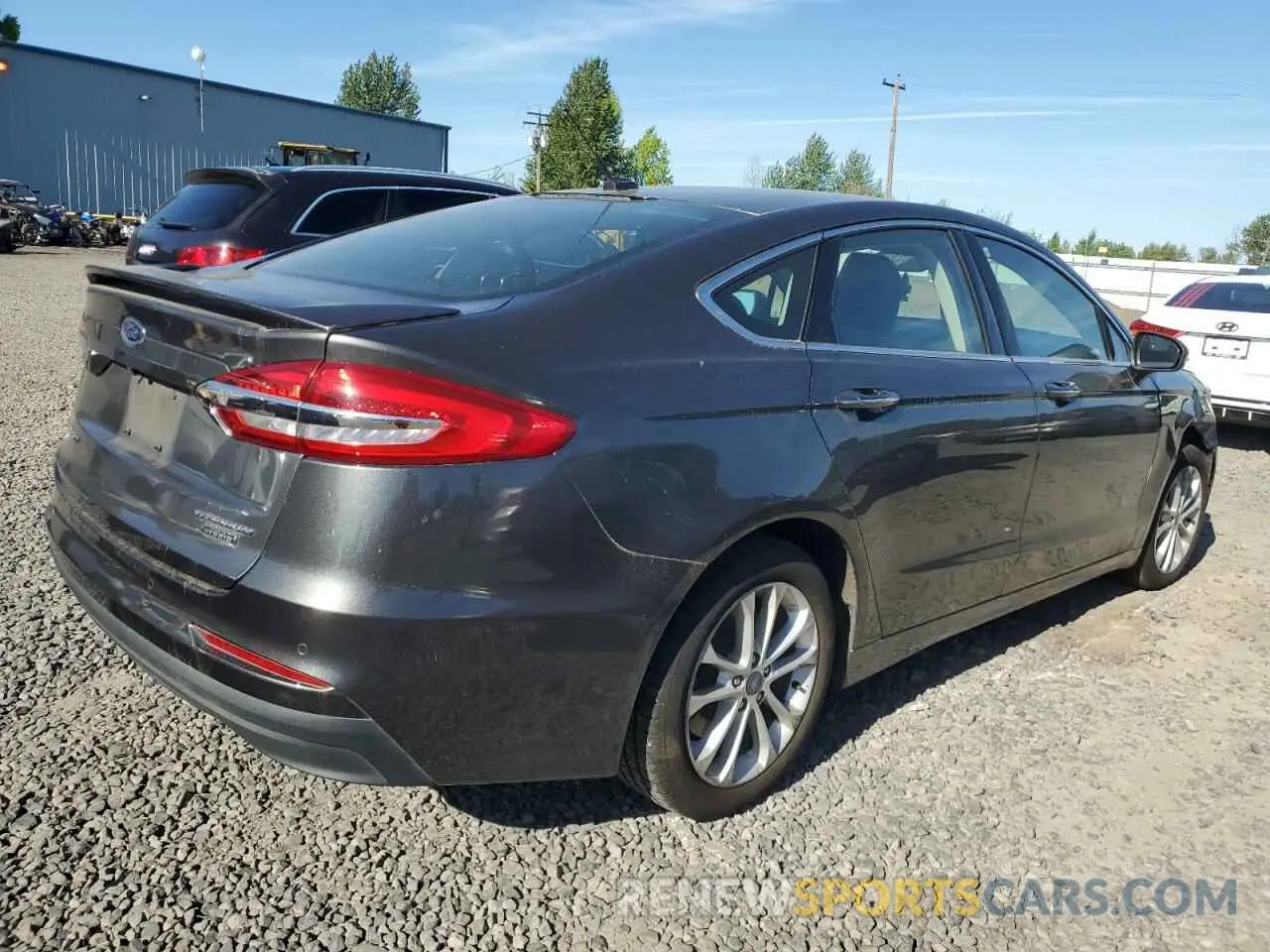 3 Photograph of a damaged car 3FA6P0SU4LR172158 FORD FUSION 2020