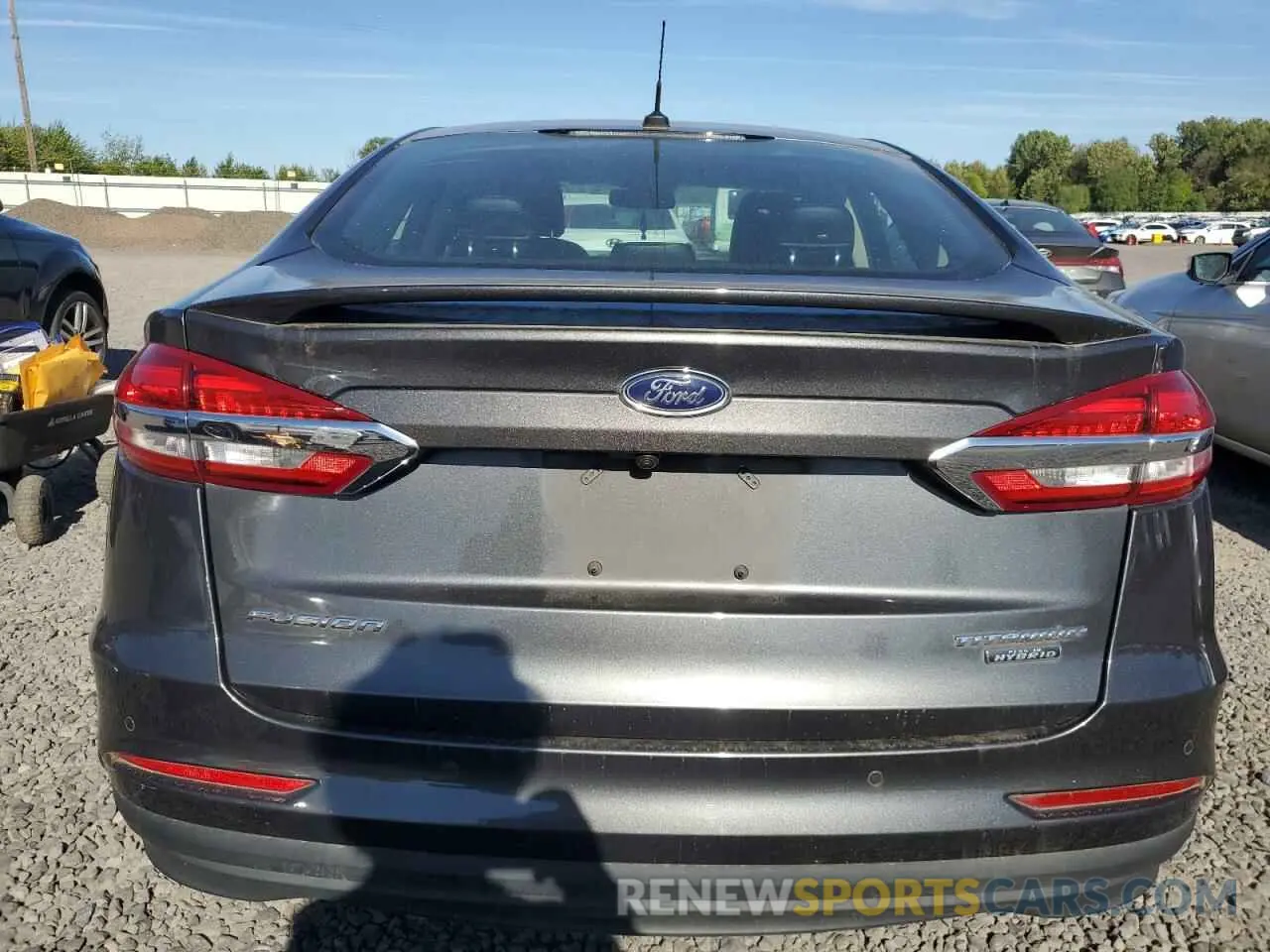 6 Photograph of a damaged car 3FA6P0SU4LR172158 FORD FUSION 2020