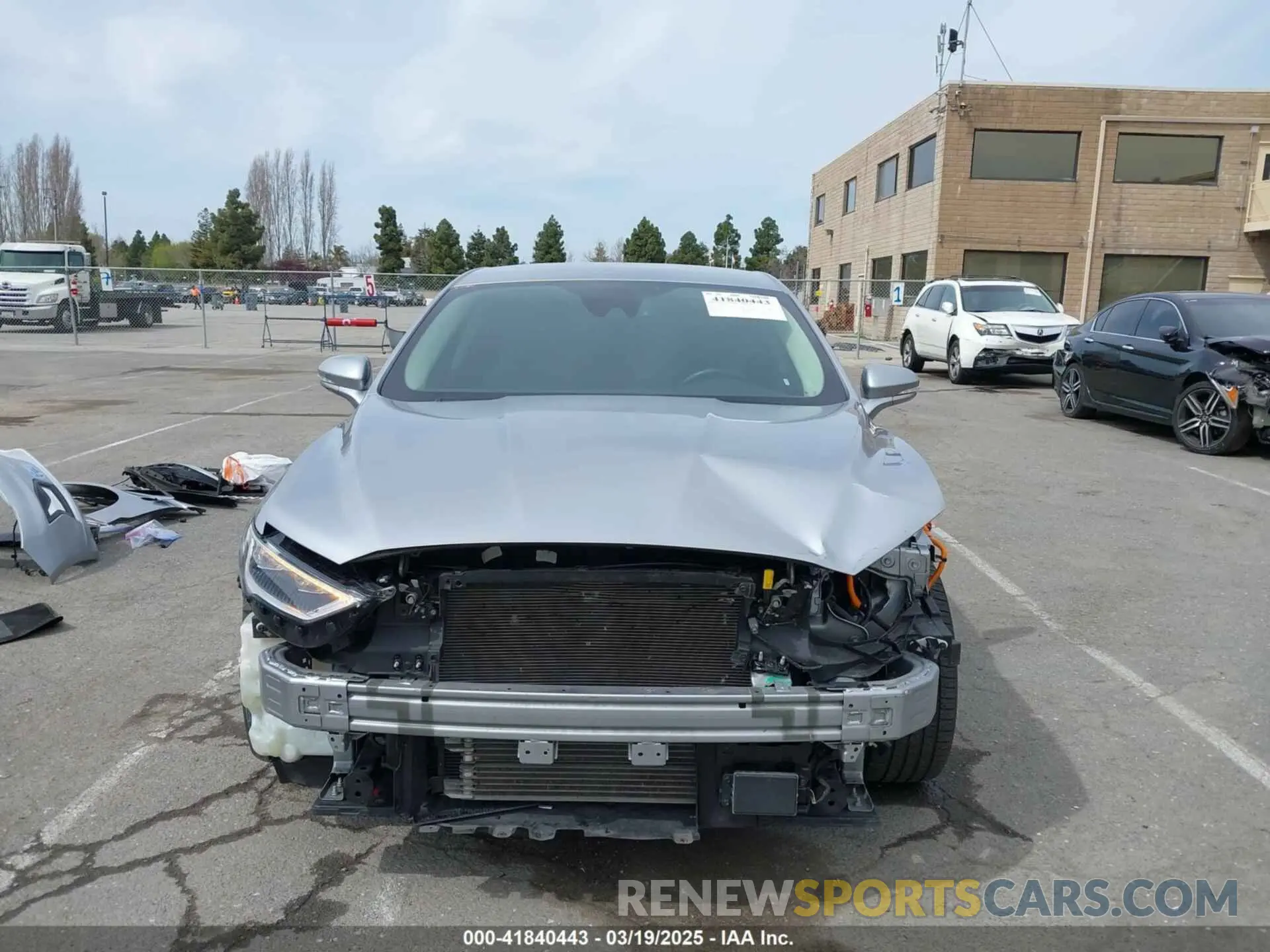 13 Photograph of a damaged car 3FA6P0SU4LR260496 FORD FUSION 2020