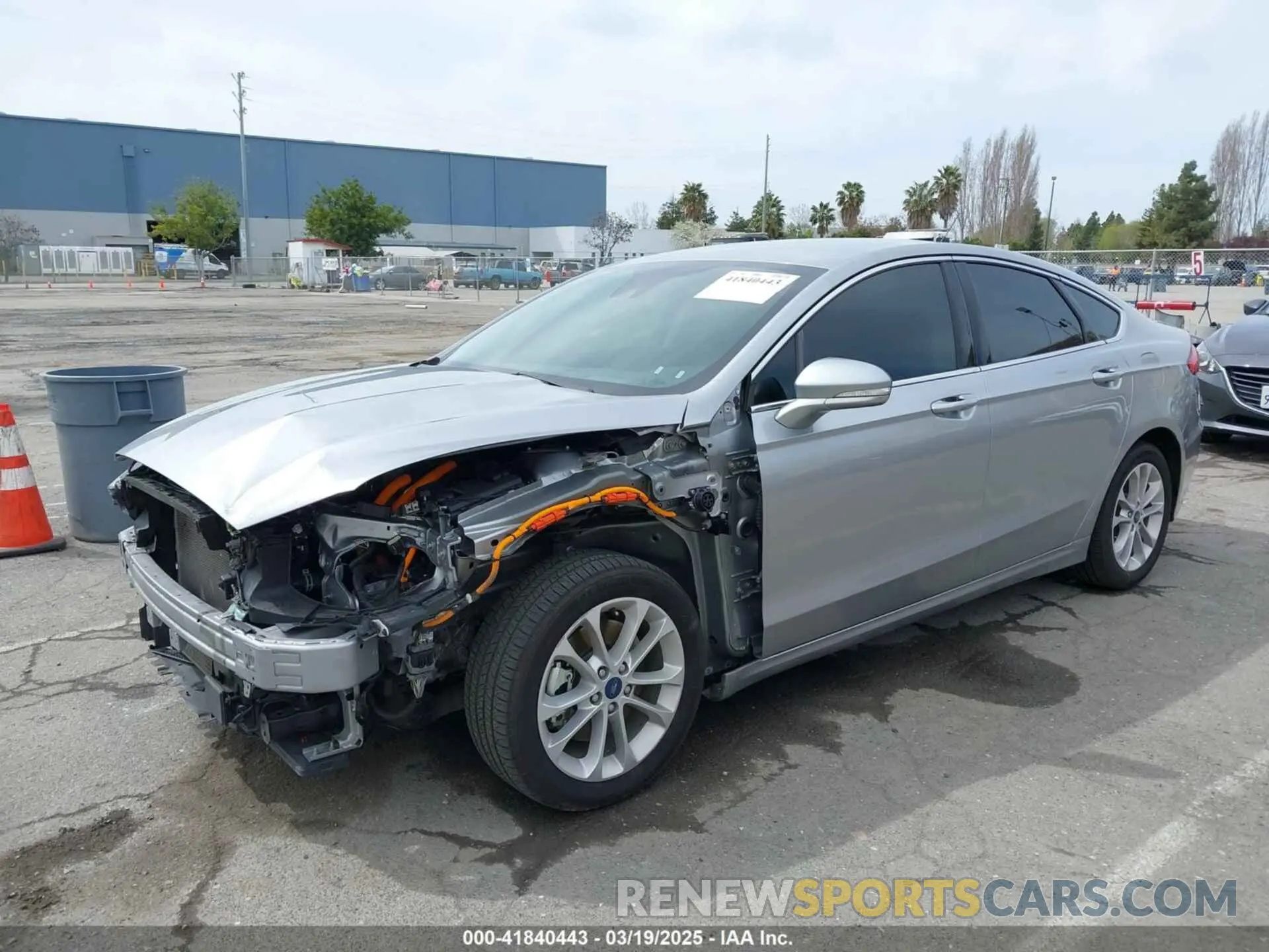 2 Photograph of a damaged car 3FA6P0SU4LR260496 FORD FUSION 2020