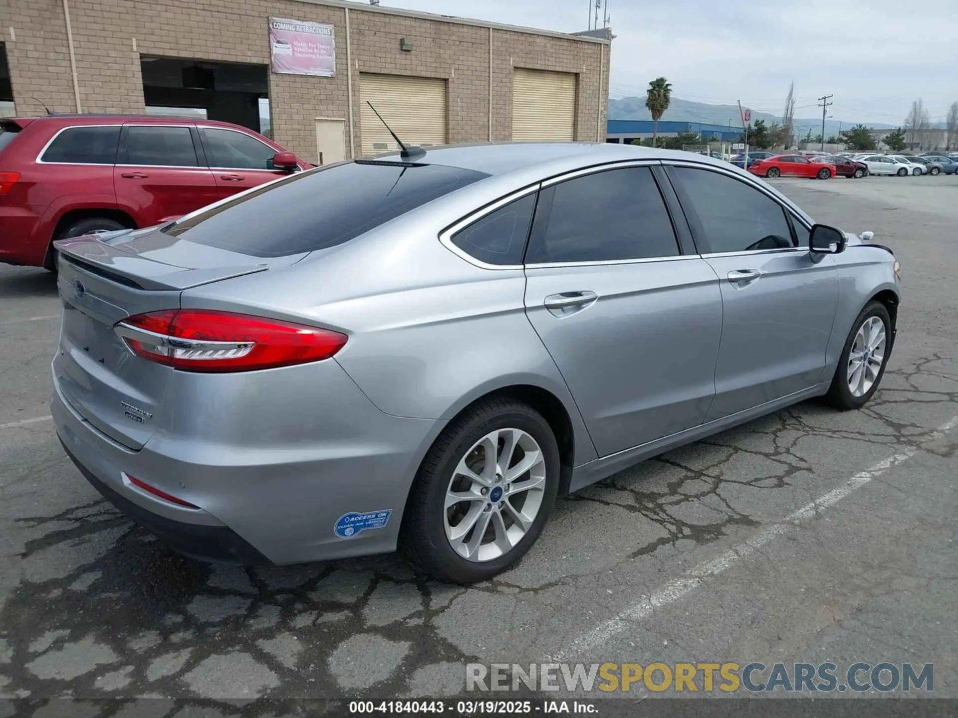4 Photograph of a damaged car 3FA6P0SU4LR260496 FORD FUSION 2020