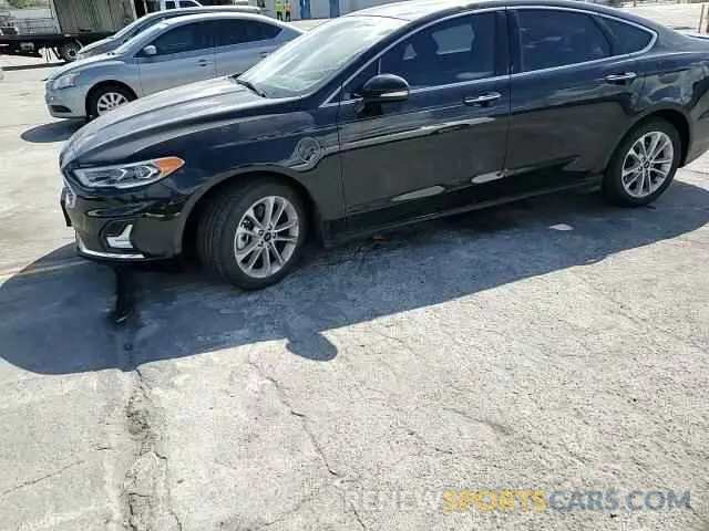 13 Photograph of a damaged car 3FA6P0SU5LR132512 FORD FUSION 2020