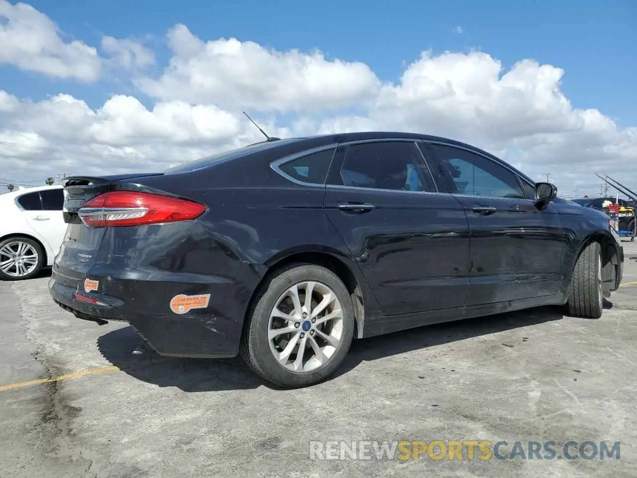 3 Photograph of a damaged car 3FA6P0SU5LR132512 FORD FUSION 2020