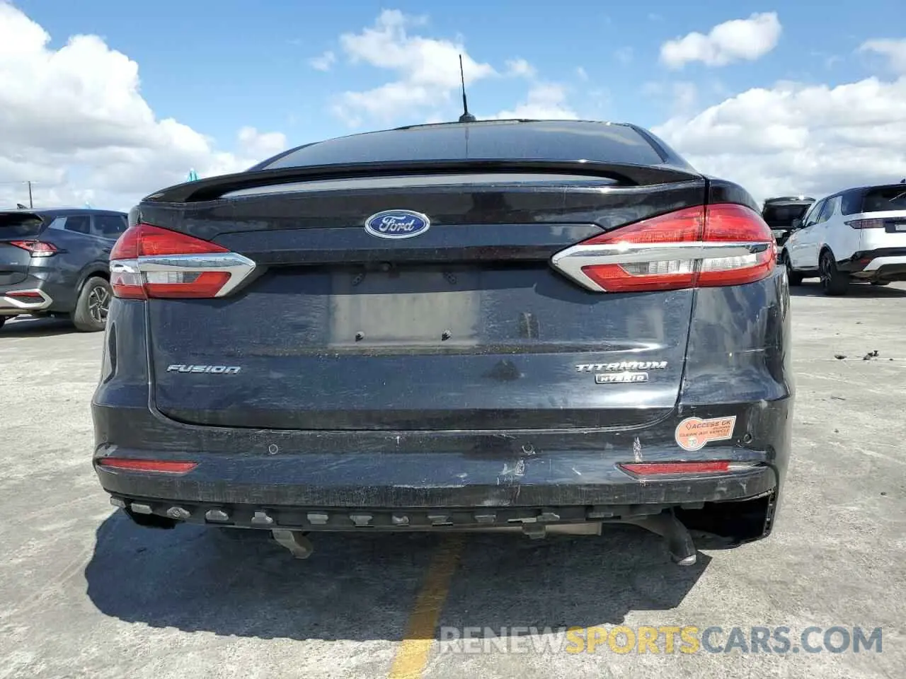6 Photograph of a damaged car 3FA6P0SU5LR132512 FORD FUSION 2020