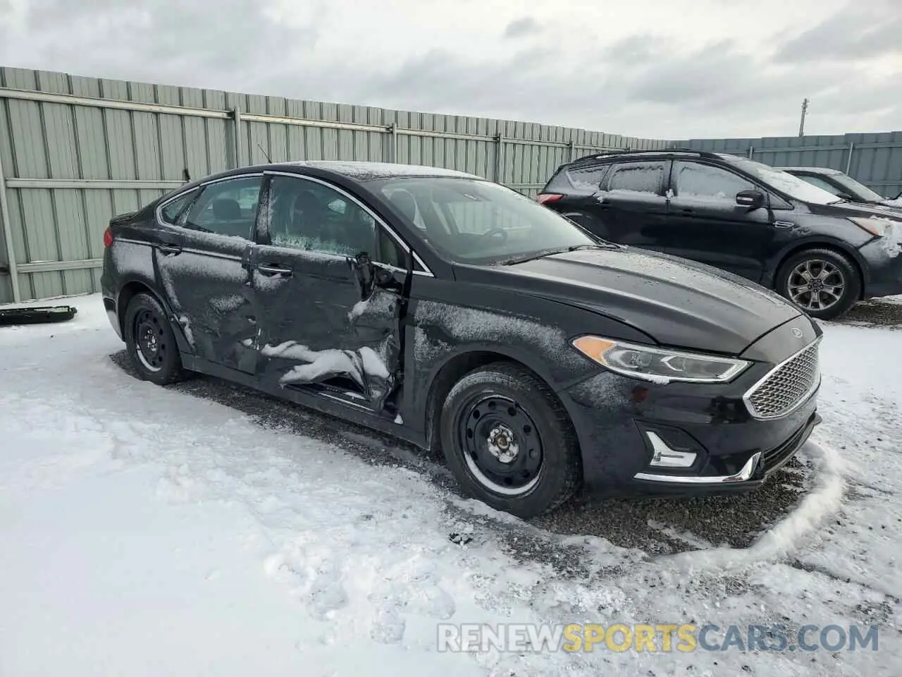 4 Photograph of a damaged car 3FA6P0SU5LR261527 FORD FUSION 2020