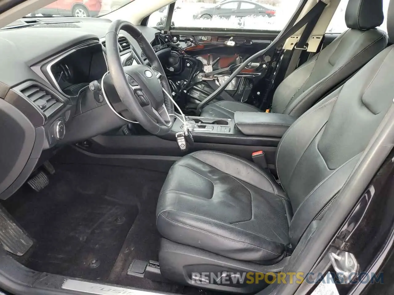 7 Photograph of a damaged car 3FA6P0SU5LR261527 FORD FUSION 2020