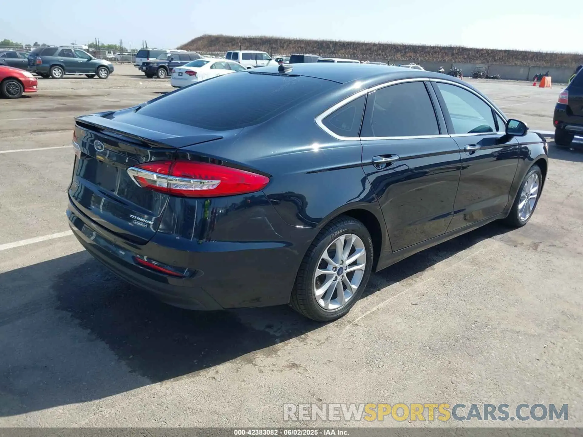 4 Photograph of a damaged car 3FA6P0SU7LR114156 FORD FUSION 2020