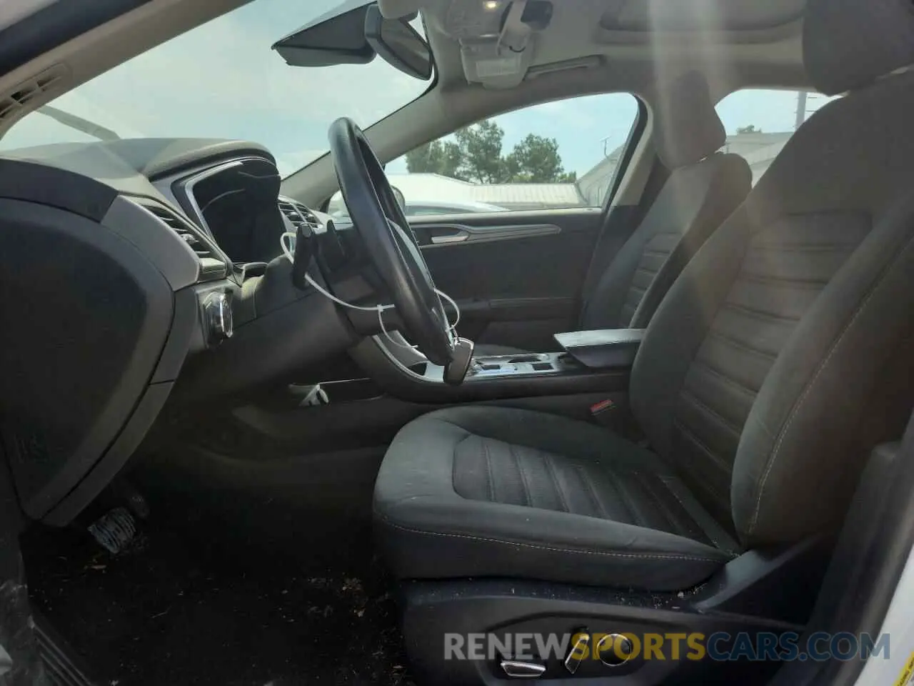 7 Photograph of a damaged car 3FA6P0T91LR190367 FORD FUSION 2020
