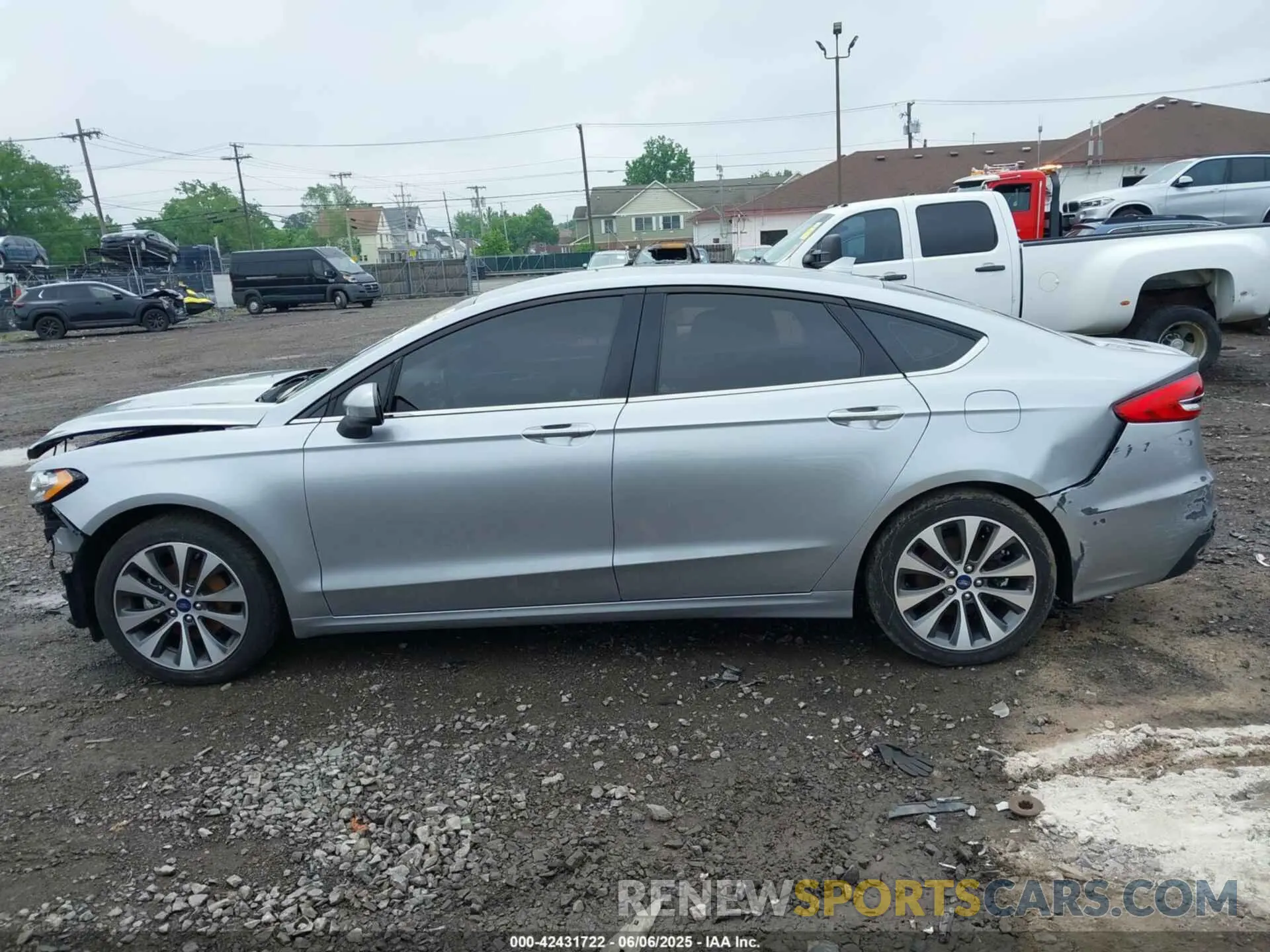 14 Photograph of a damaged car 3FA6P0T93LR120739 FORD FUSION 2020
