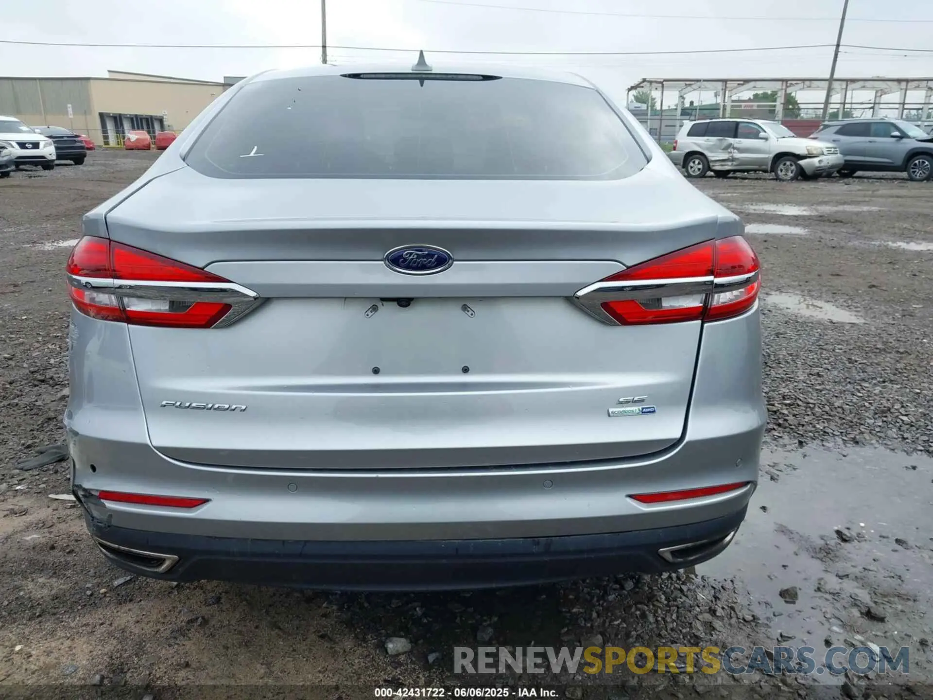 16 Photograph of a damaged car 3FA6P0T93LR120739 FORD FUSION 2020