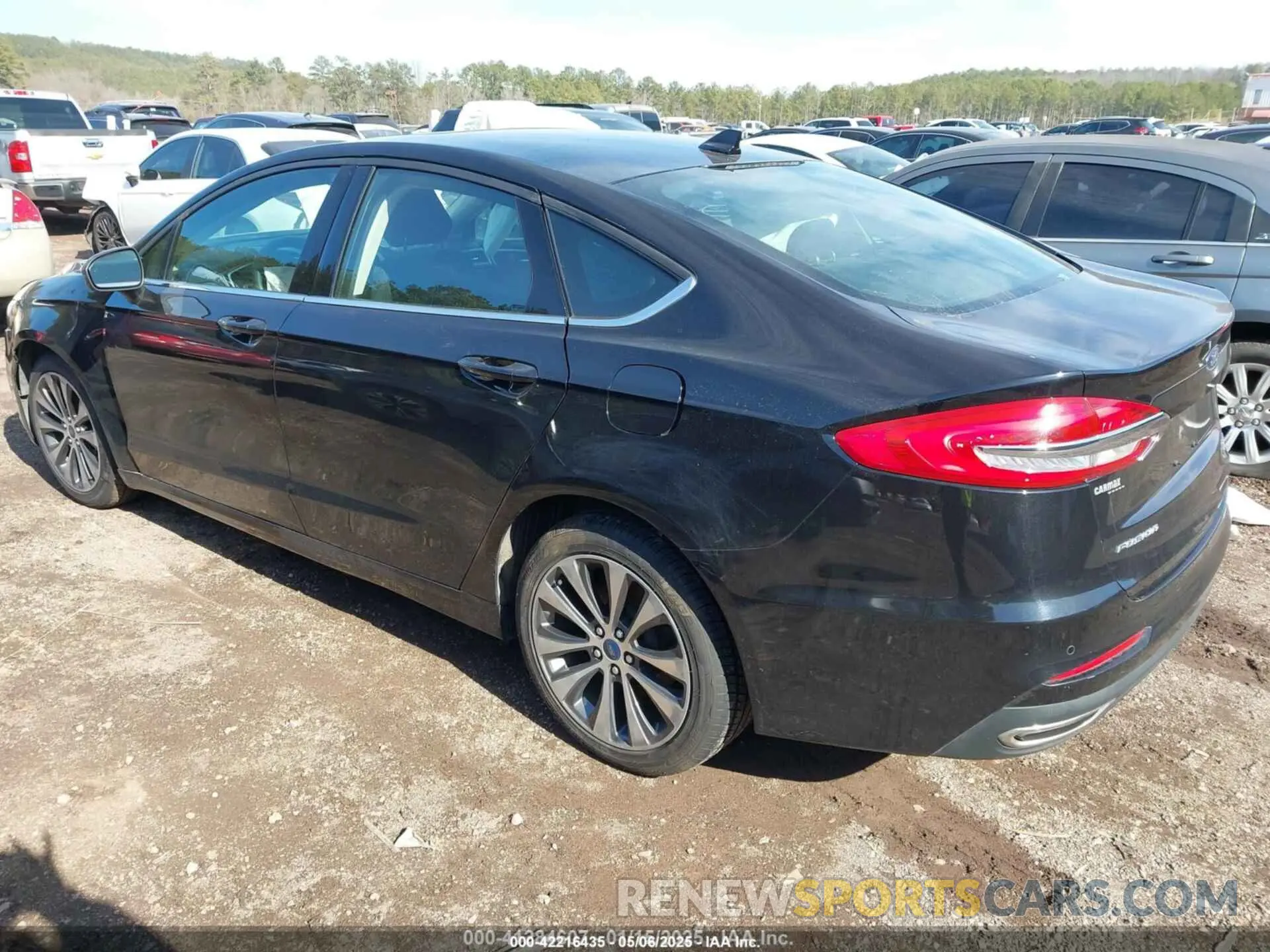 3 Photograph of a damaged car 3FA6P0T96LR180613 FORD FUSION 2020