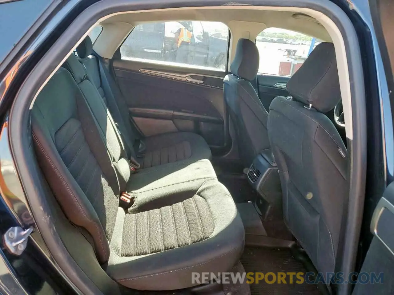 10 Photograph of a damaged car 3FA6P0T97LR257960 FORD FUSION 2020