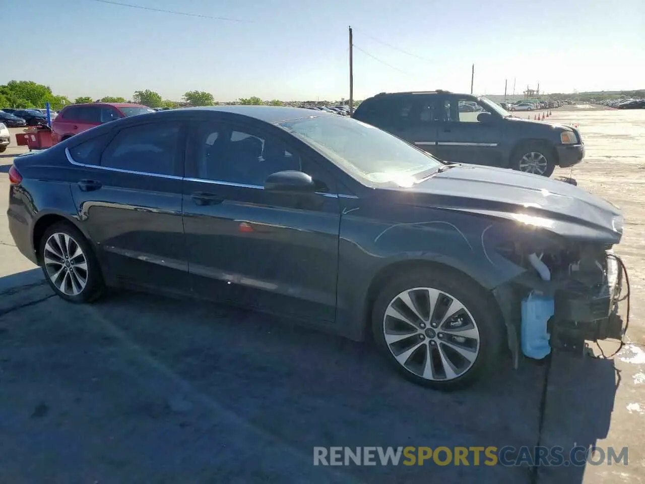 4 Photograph of a damaged car 3FA6P0T97LR257960 FORD FUSION 2020