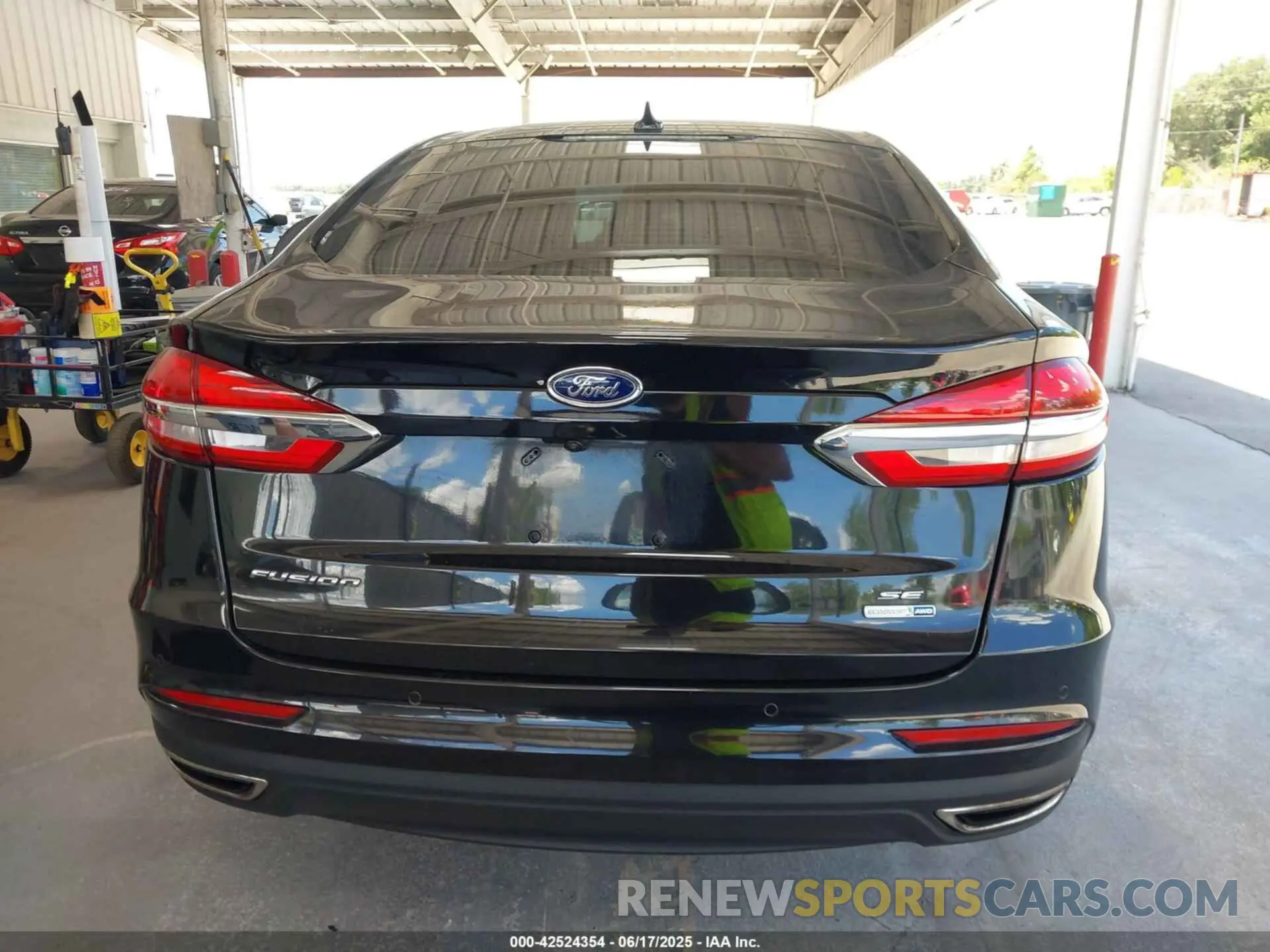 17 Photograph of a damaged car 3FA6P0T98LR150349 FORD FUSION 2020