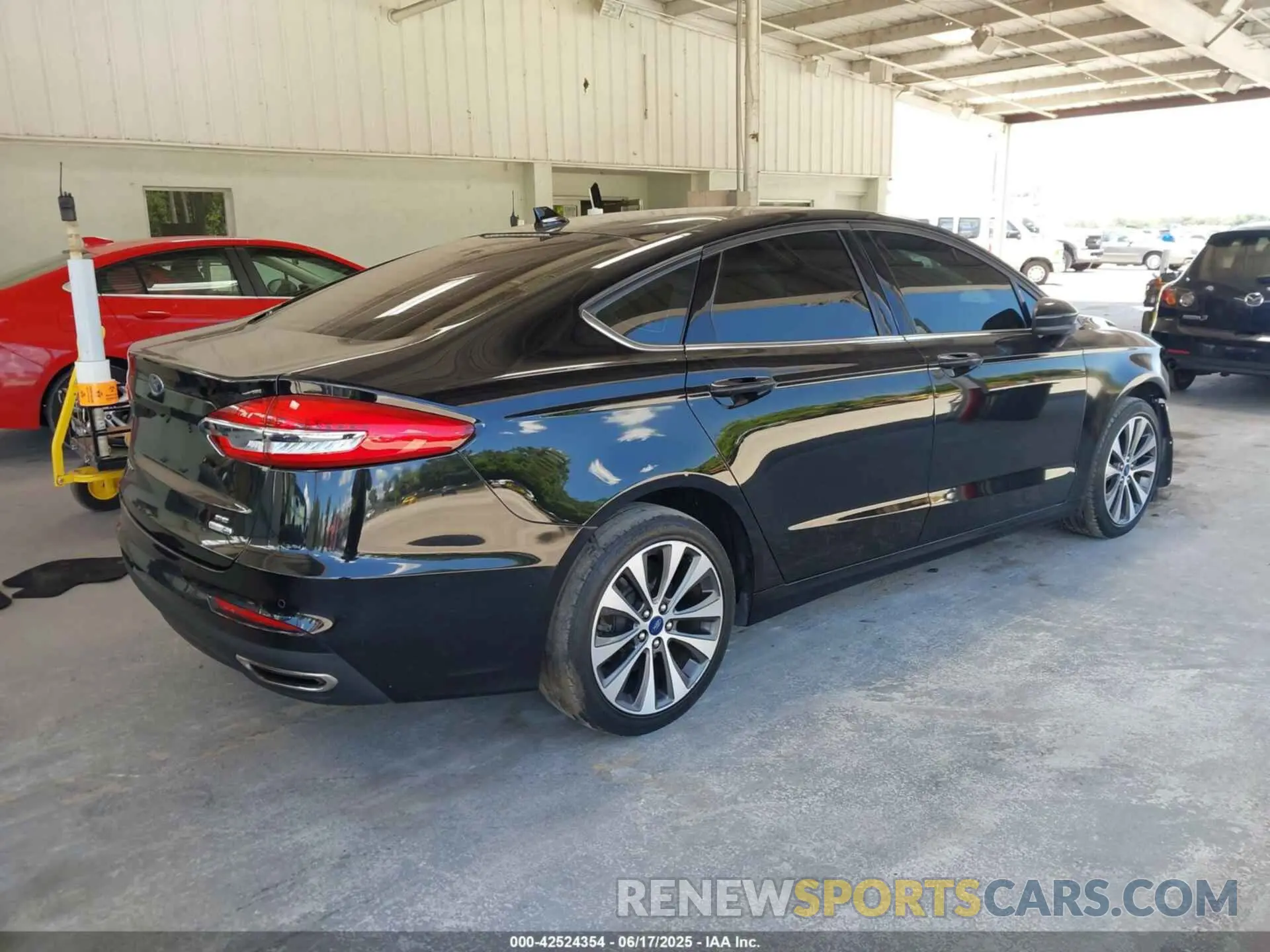 4 Photograph of a damaged car 3FA6P0T98LR150349 FORD FUSION 2020