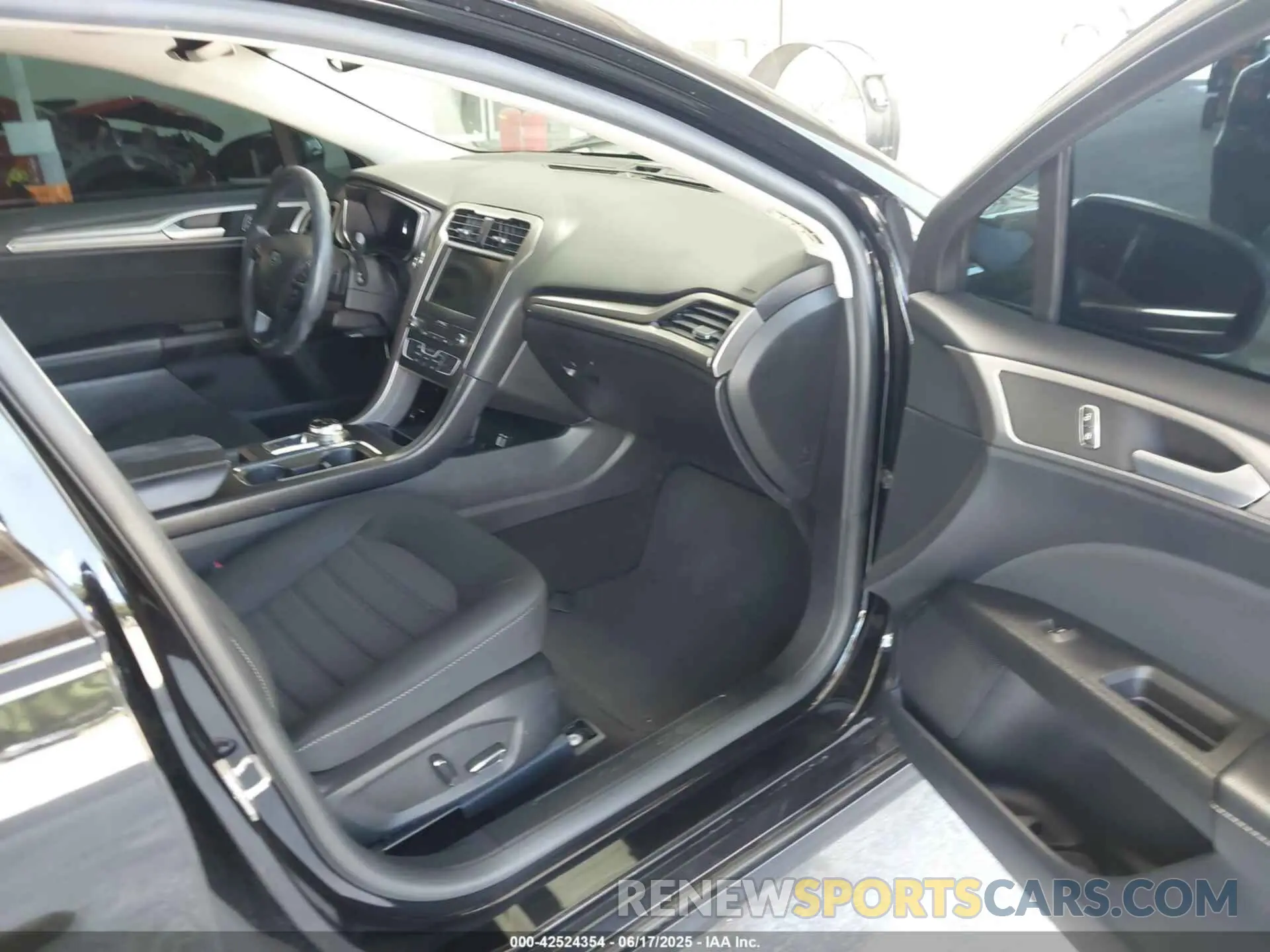 5 Photograph of a damaged car 3FA6P0T98LR150349 FORD FUSION 2020