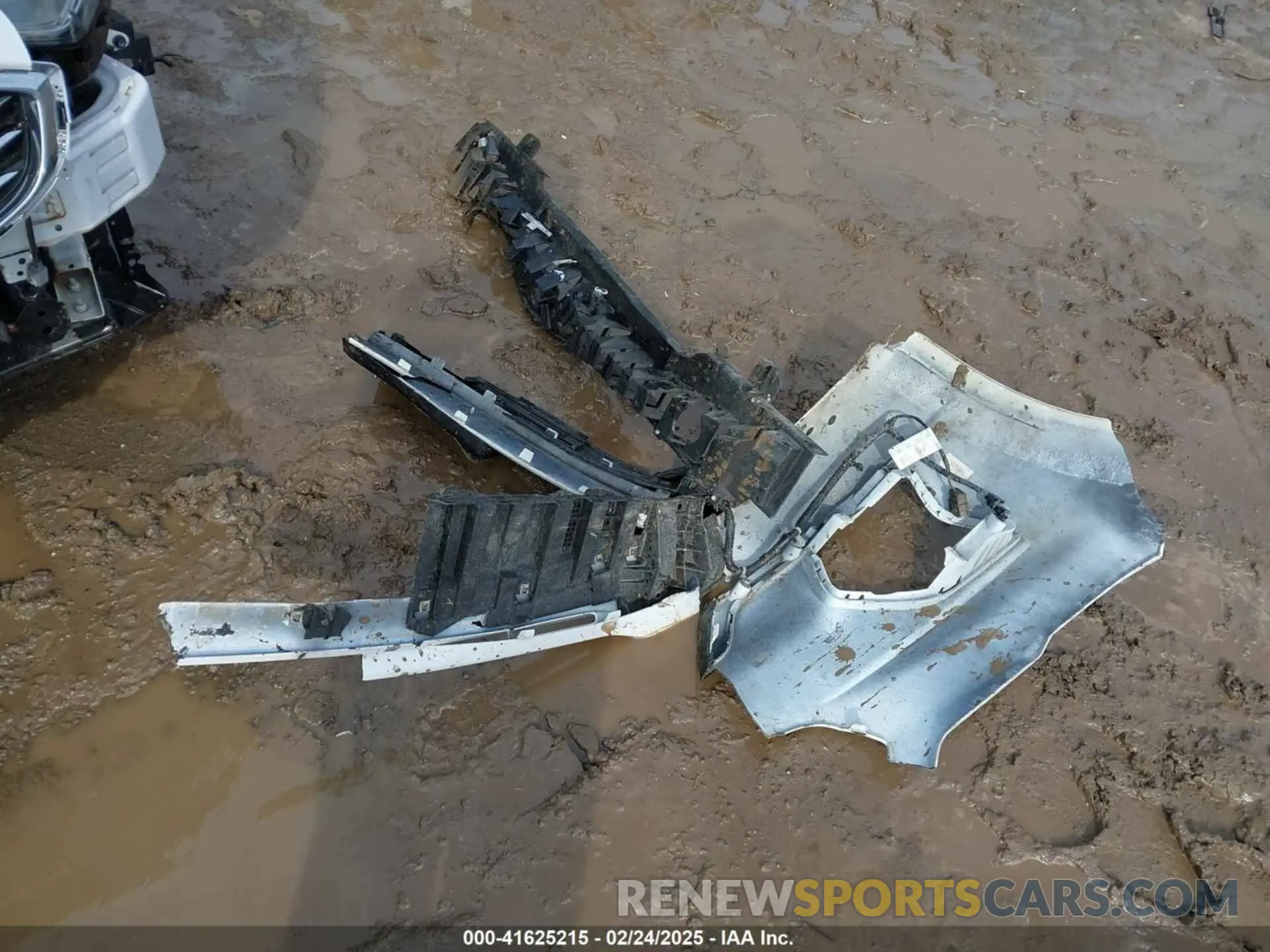 12 Photograph of a damaged car 3FA6P0T9XLR242238 FORD FUSION 2020