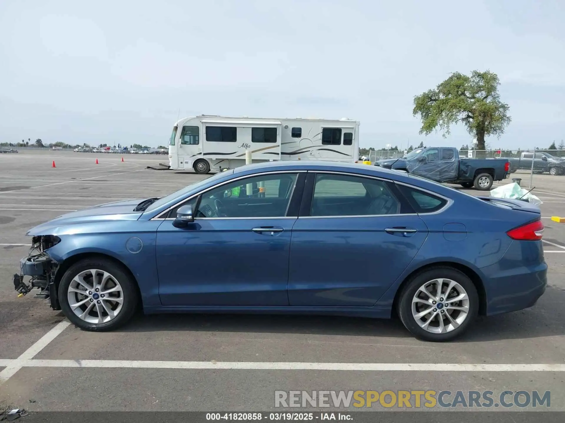 15 Photograph of a damaged car 3FA6P0SU1KR252340 FORD FUSION ENERGI 2019