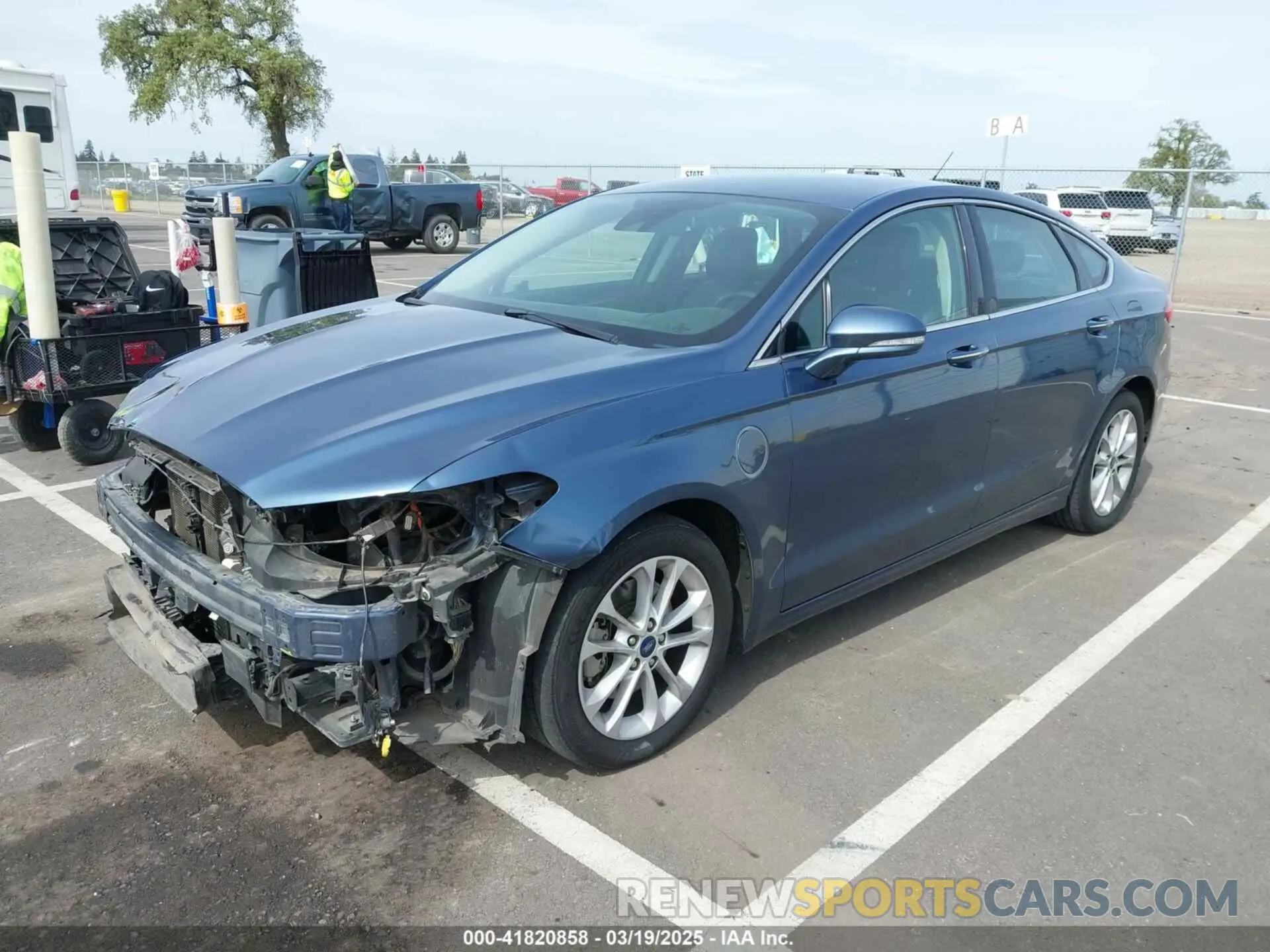 2 Photograph of a damaged car 3FA6P0SU1KR252340 FORD FUSION ENERGI 2019