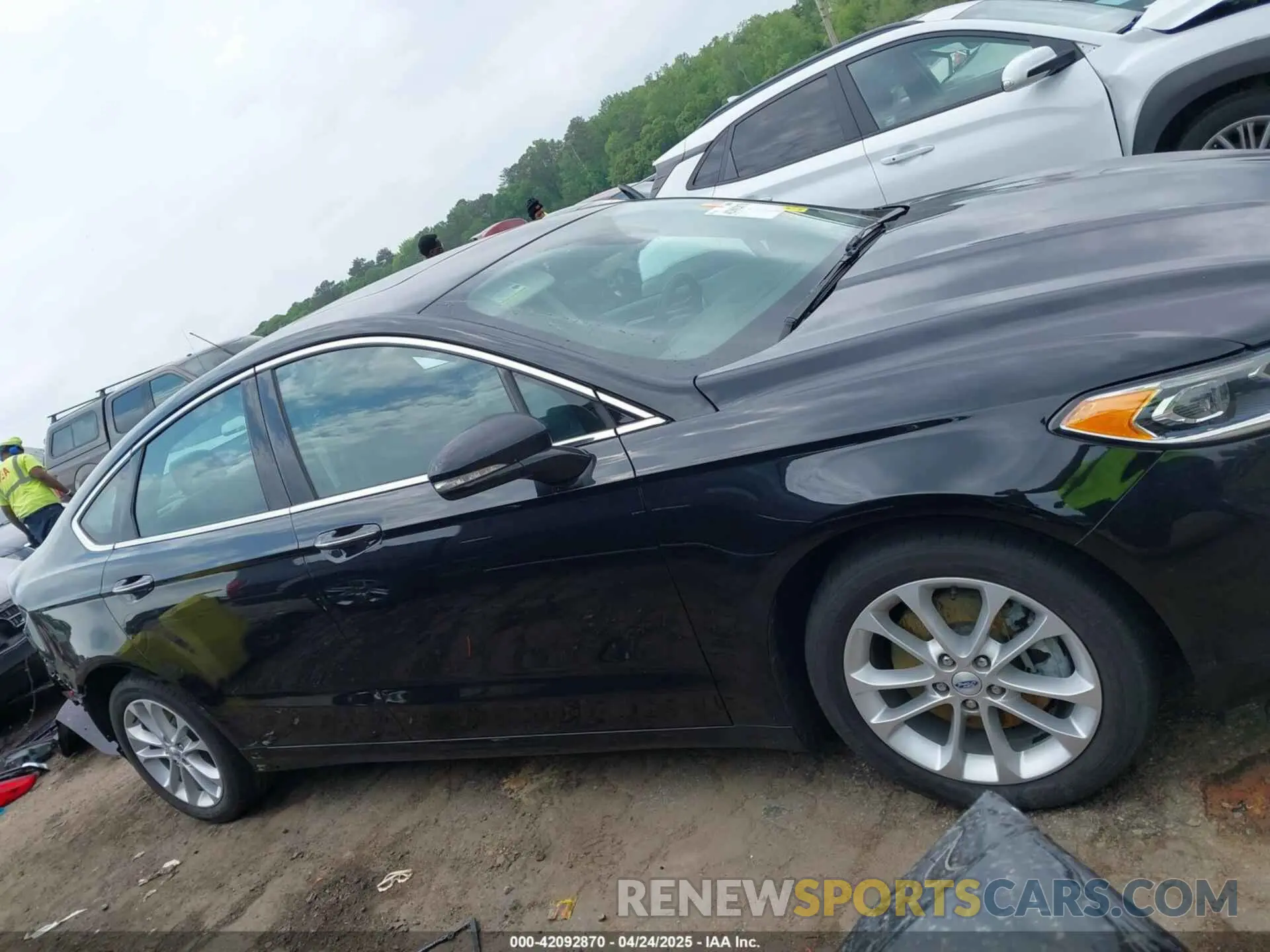 14 Photograph of a damaged car 3FA6P0SU1KR285161 FORD FUSION ENERGI 2019