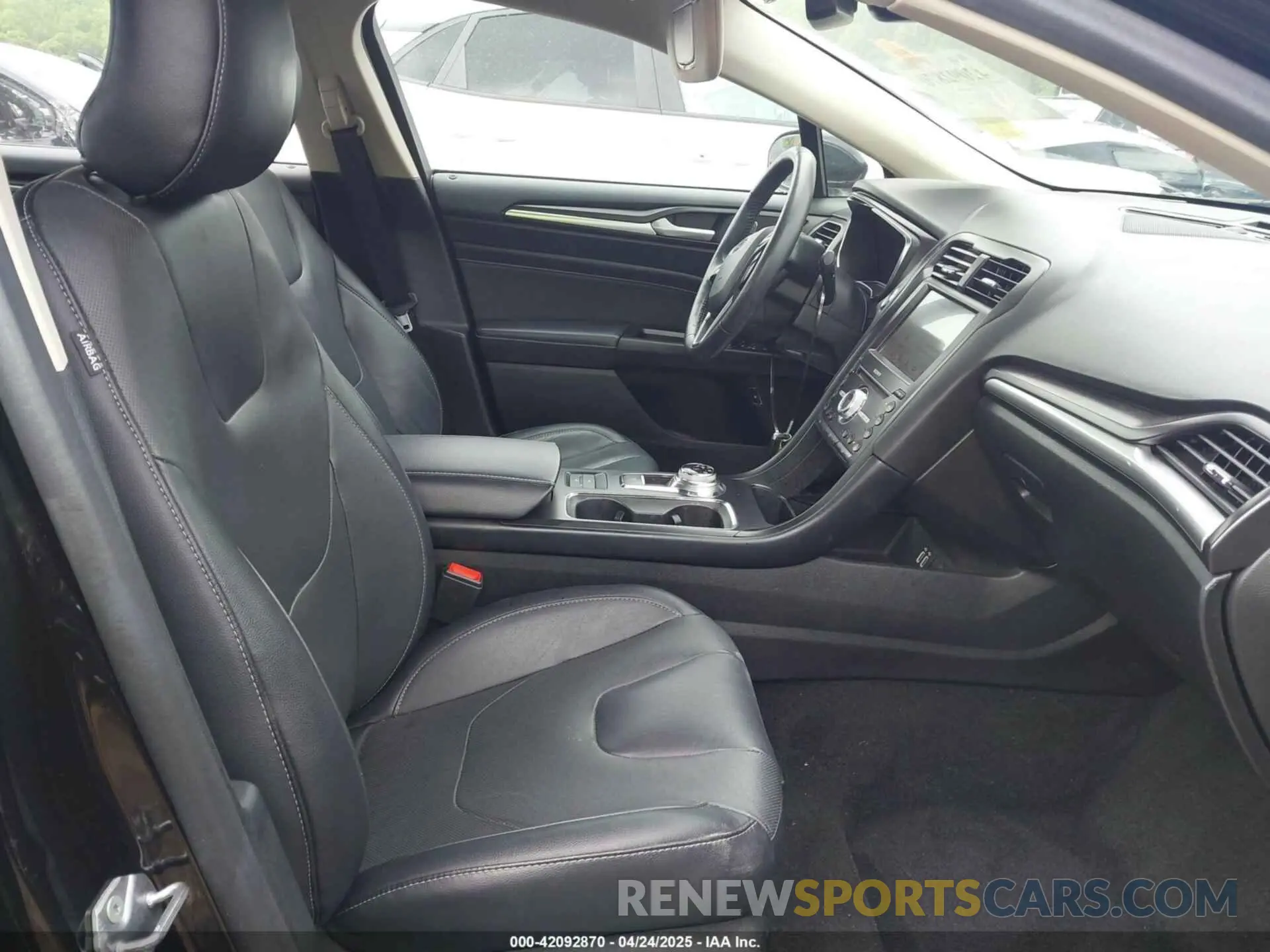 5 Photograph of a damaged car 3FA6P0SU1KR285161 FORD FUSION ENERGI 2019