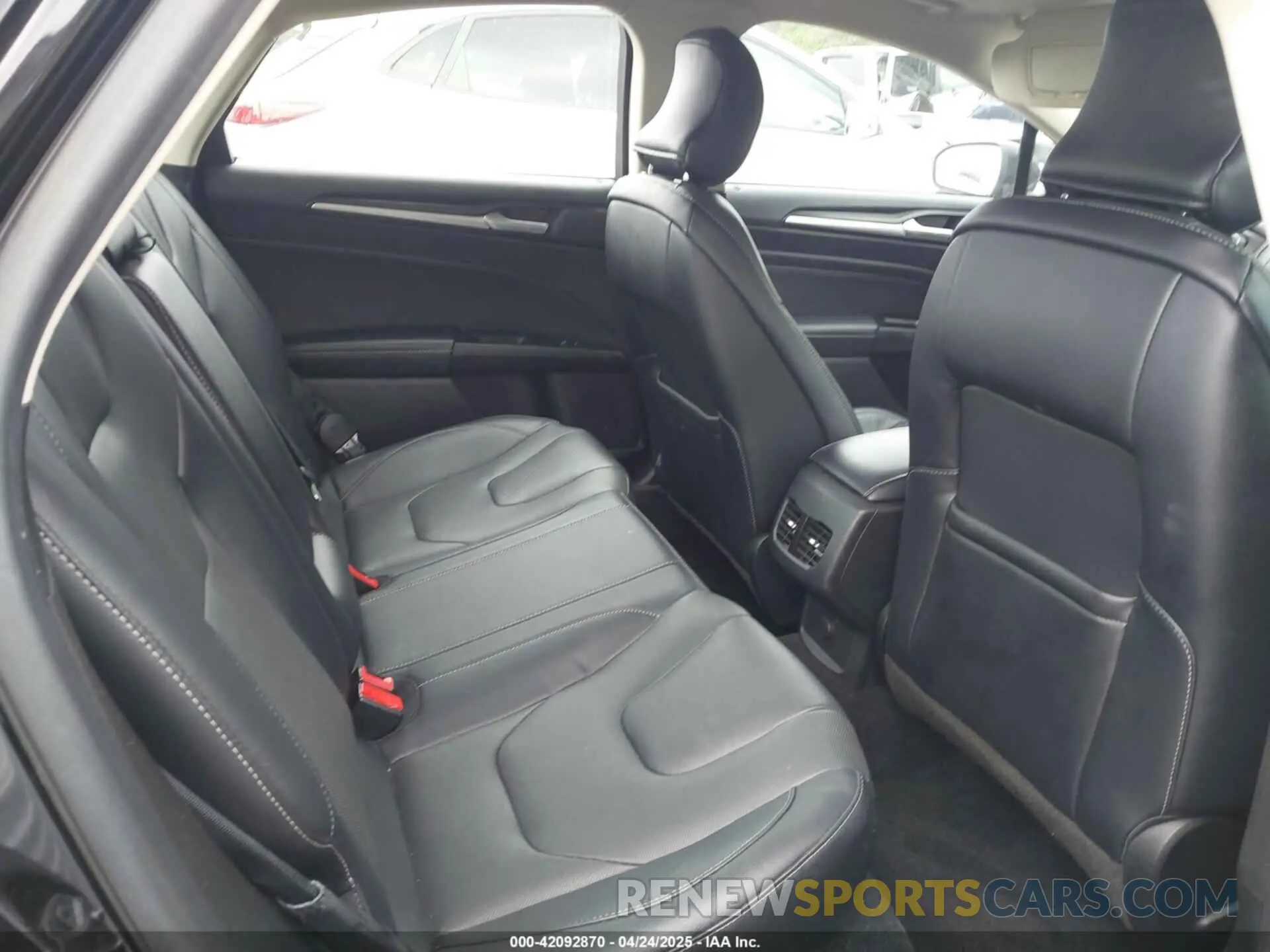 8 Photograph of a damaged car 3FA6P0SU1KR285161 FORD FUSION ENERGI 2019