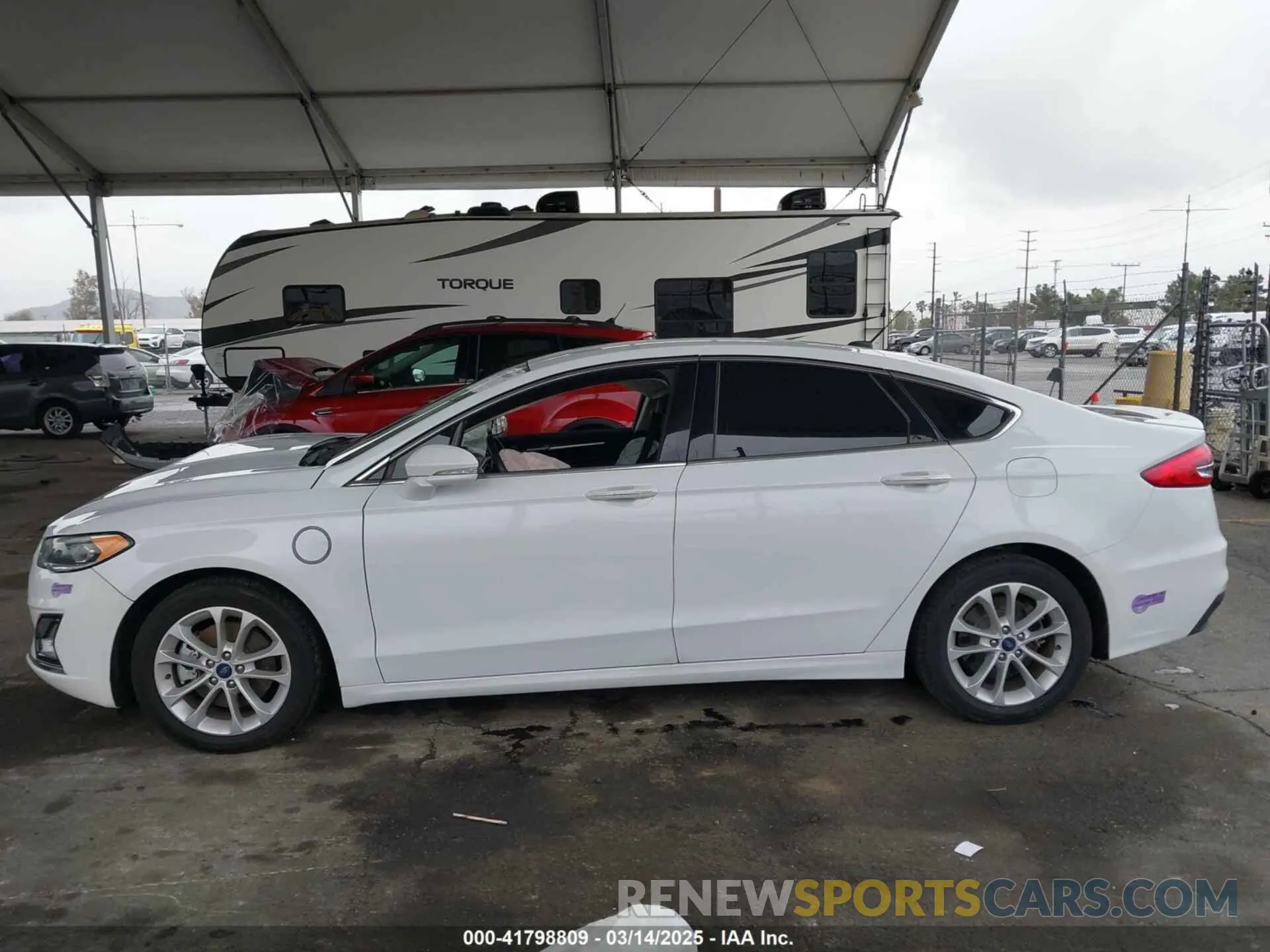 13 Photograph of a damaged car 3FA6P0SU3KR251786 FORD FUSION ENERGI 2019