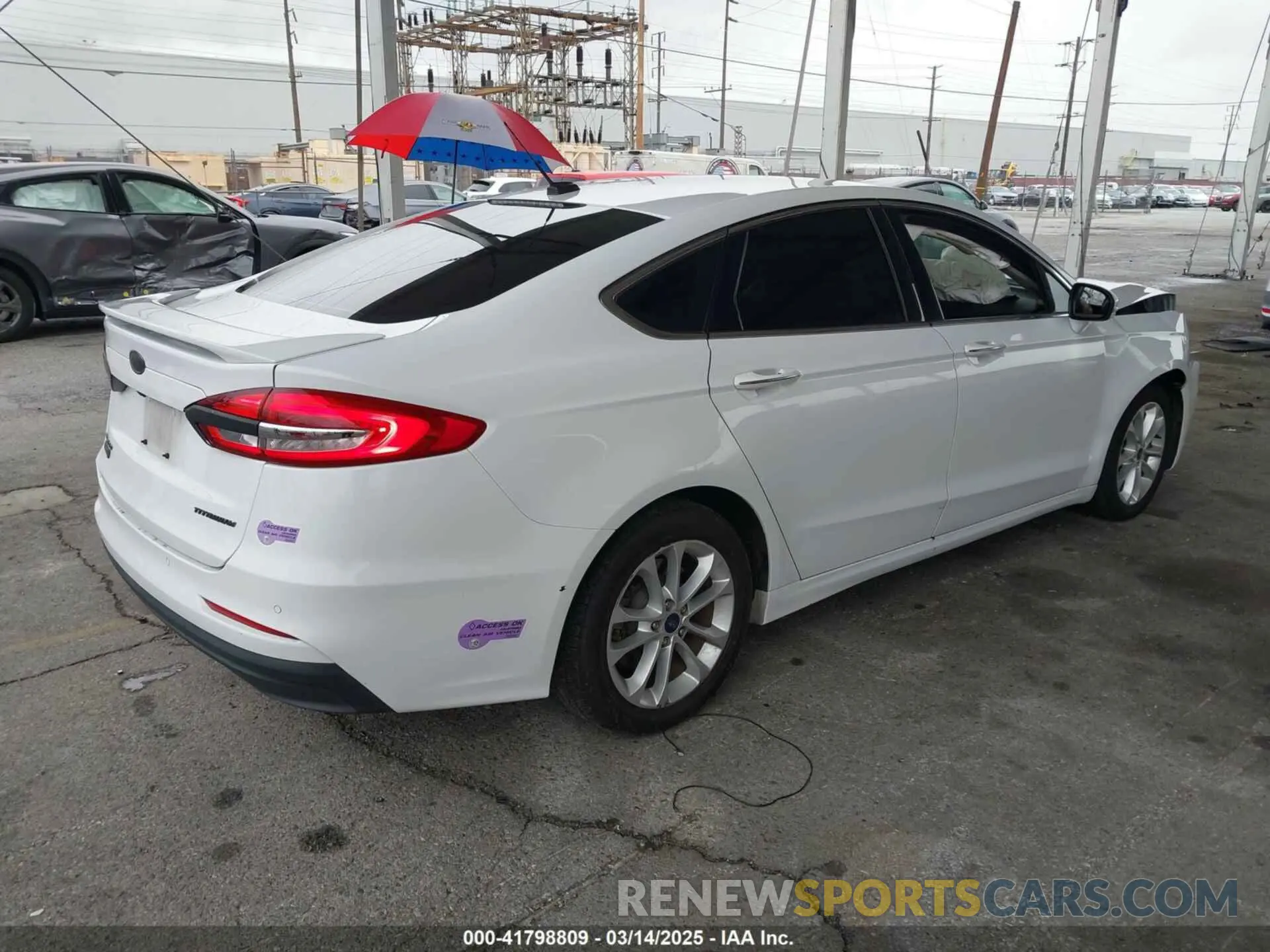 4 Photograph of a damaged car 3FA6P0SU3KR251786 FORD FUSION ENERGI 2019