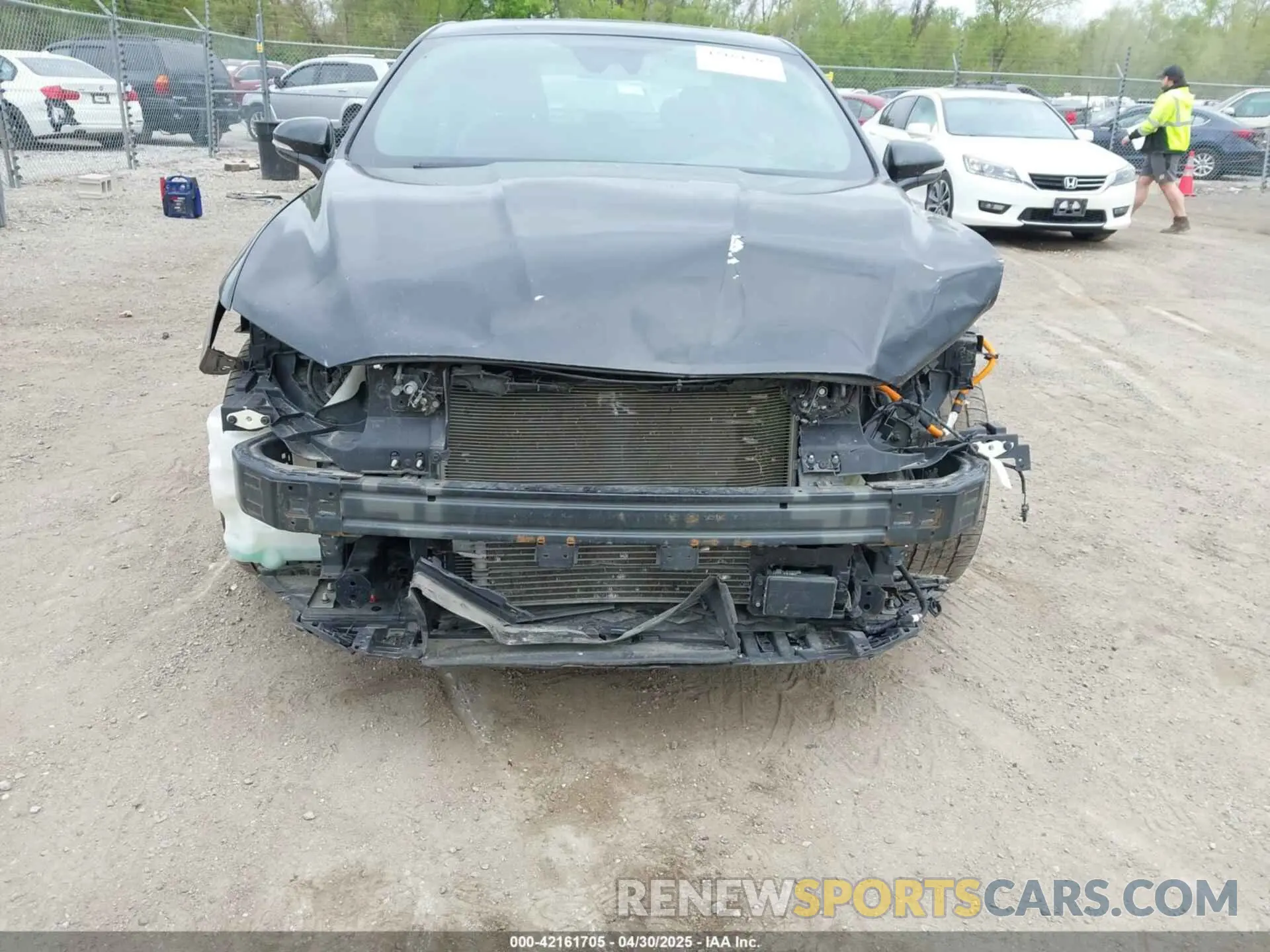 12 Photograph of a damaged car 3FA6P0SU3KR284979 FORD FUSION ENERGI 2019