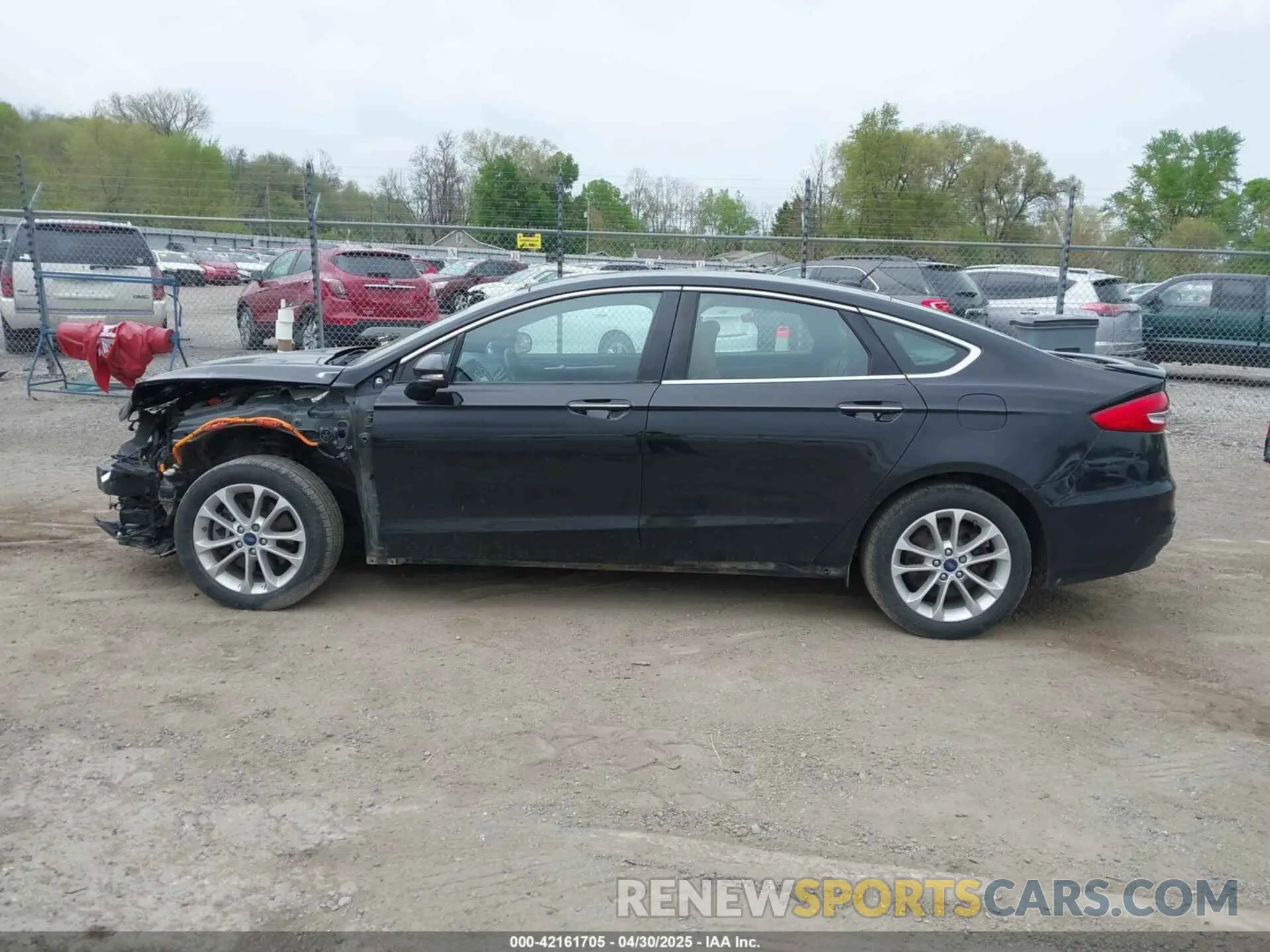 14 Photograph of a damaged car 3FA6P0SU3KR284979 FORD FUSION ENERGI 2019