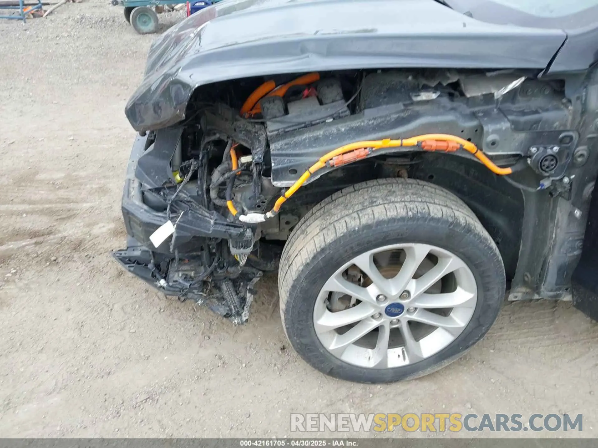 19 Photograph of a damaged car 3FA6P0SU3KR284979 FORD FUSION ENERGI 2019