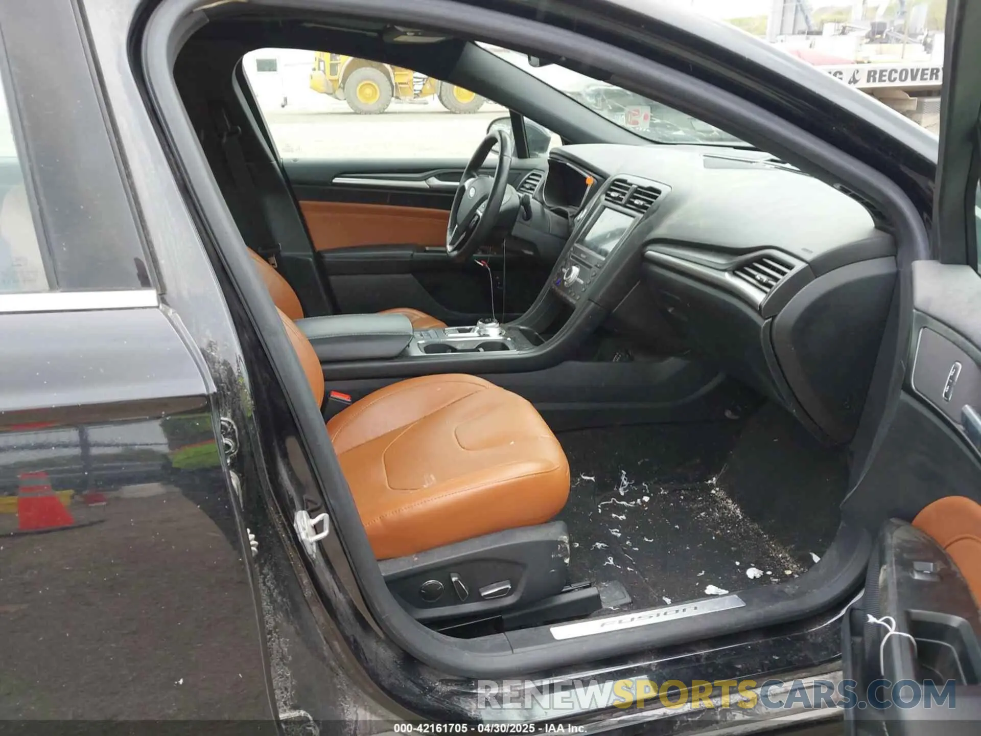 5 Photograph of a damaged car 3FA6P0SU3KR284979 FORD FUSION ENERGI 2019