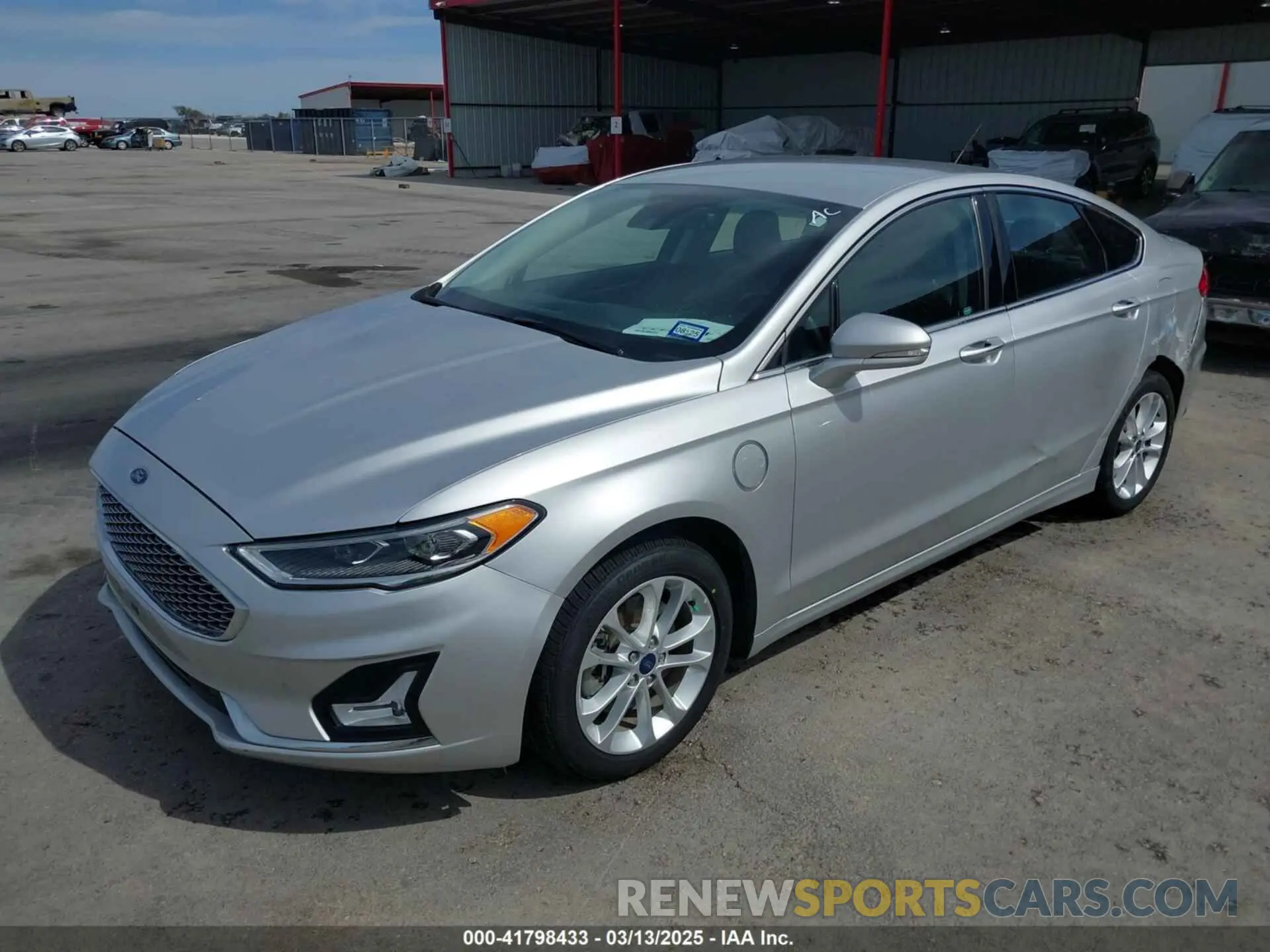 2 Photograph of a damaged car 3FA6P0SU5KR228638 FORD FUSION ENERGI 2019