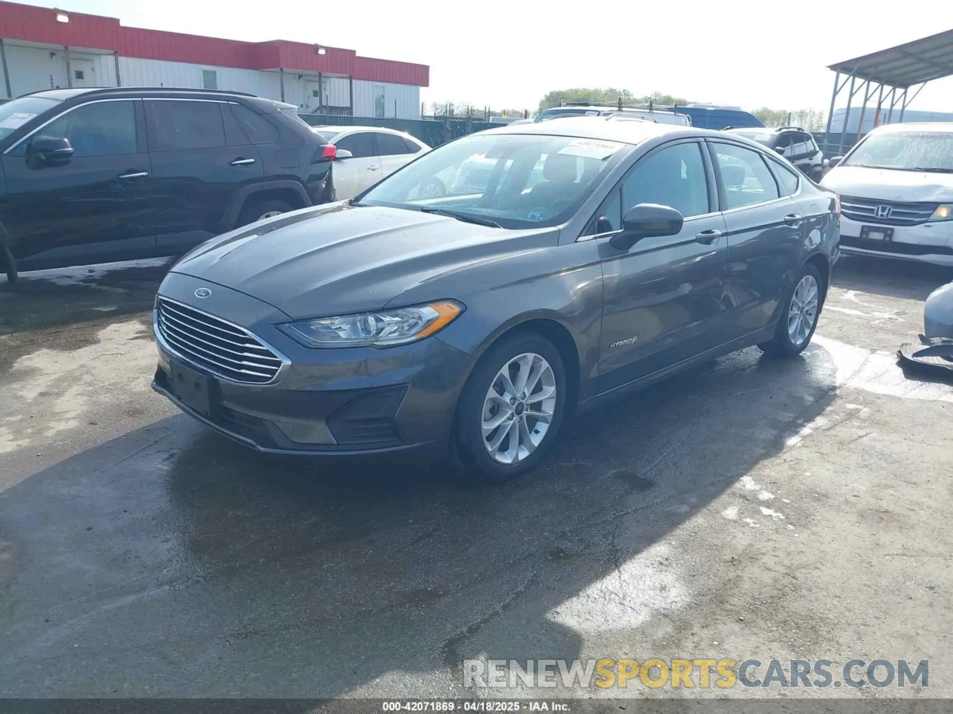 2 Photograph of a damaged car 3FA6P0LU0KR125609 FORD FUSION HYBRID 2019