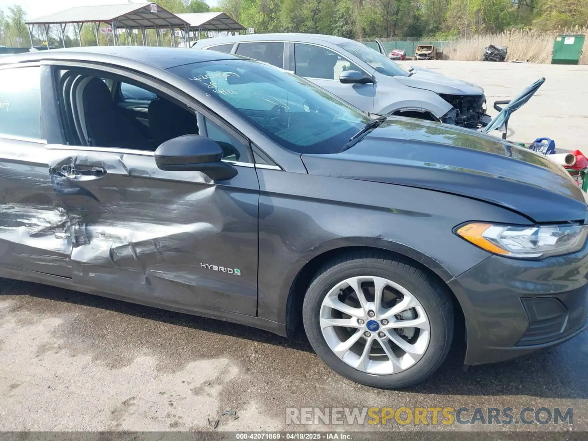 6 Photograph of a damaged car 3FA6P0LU0KR125609 FORD FUSION HYBRID 2019