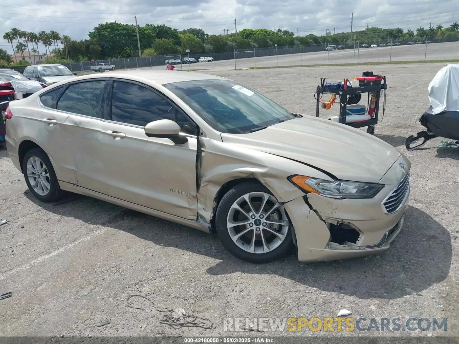 1 Photograph of a damaged car 3FA6P0LU0KR155046 FORD FUSION HYBRID 2019