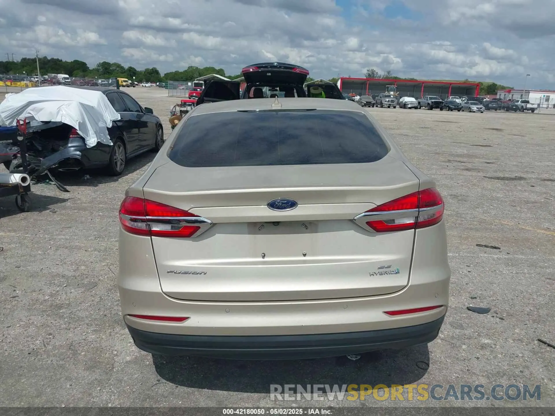 16 Photograph of a damaged car 3FA6P0LU0KR155046 FORD FUSION HYBRID 2019