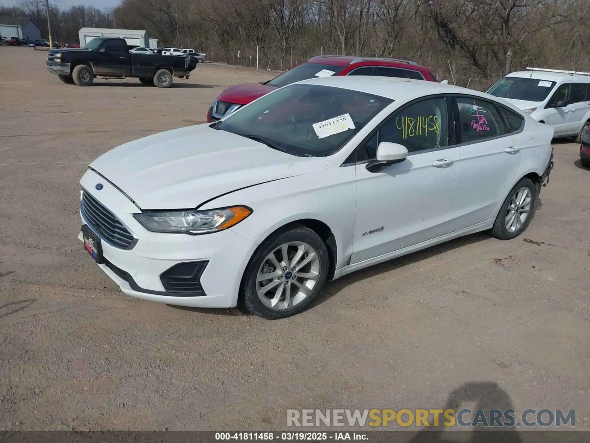 2 Photograph of a damaged car 3FA6P0LU0KR164670 FORD FUSION HYBRID 2019