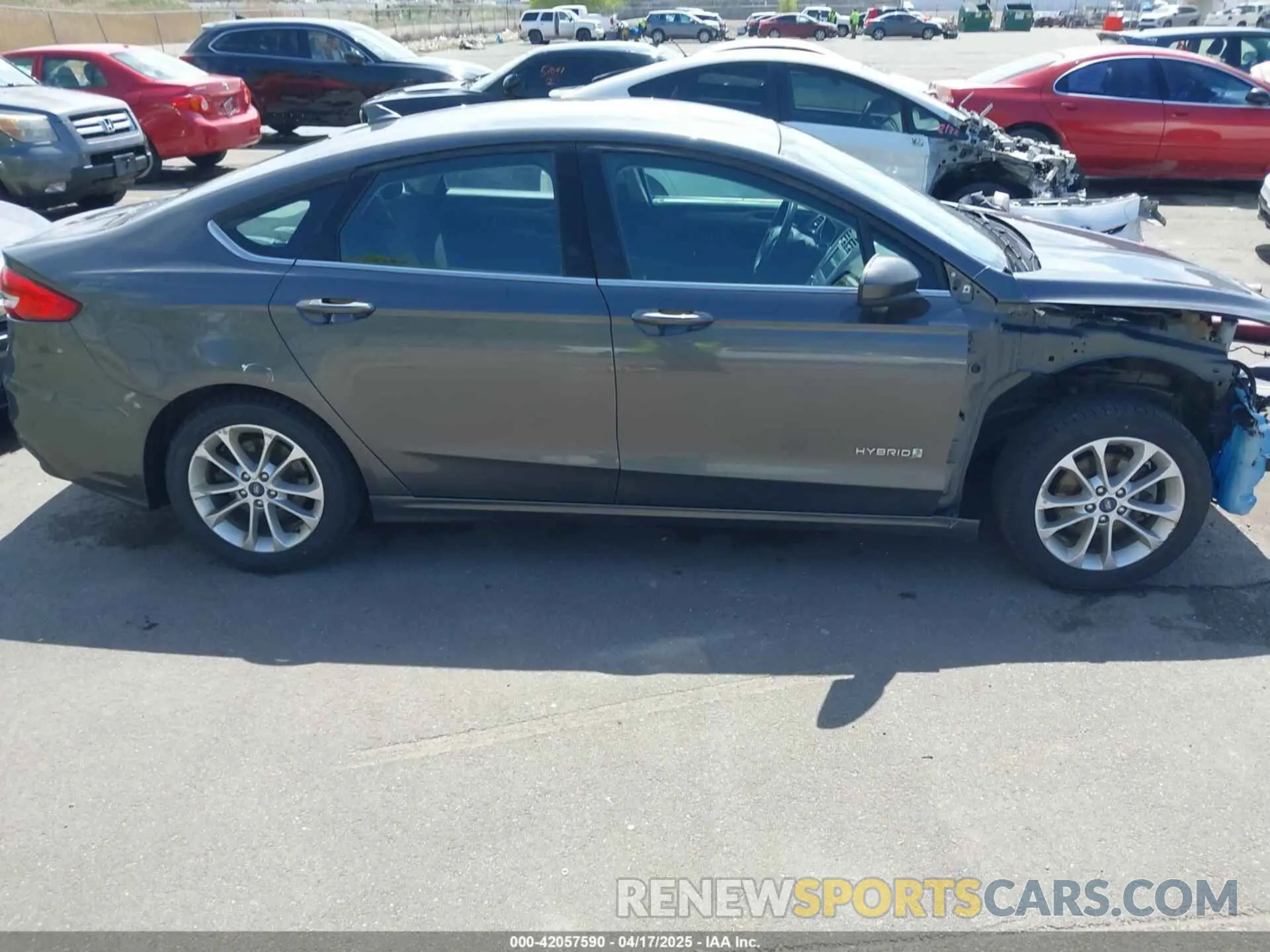 14 Photograph of a damaged car 3FA6P0LU0KR216668 FORD FUSION HYBRID 2019