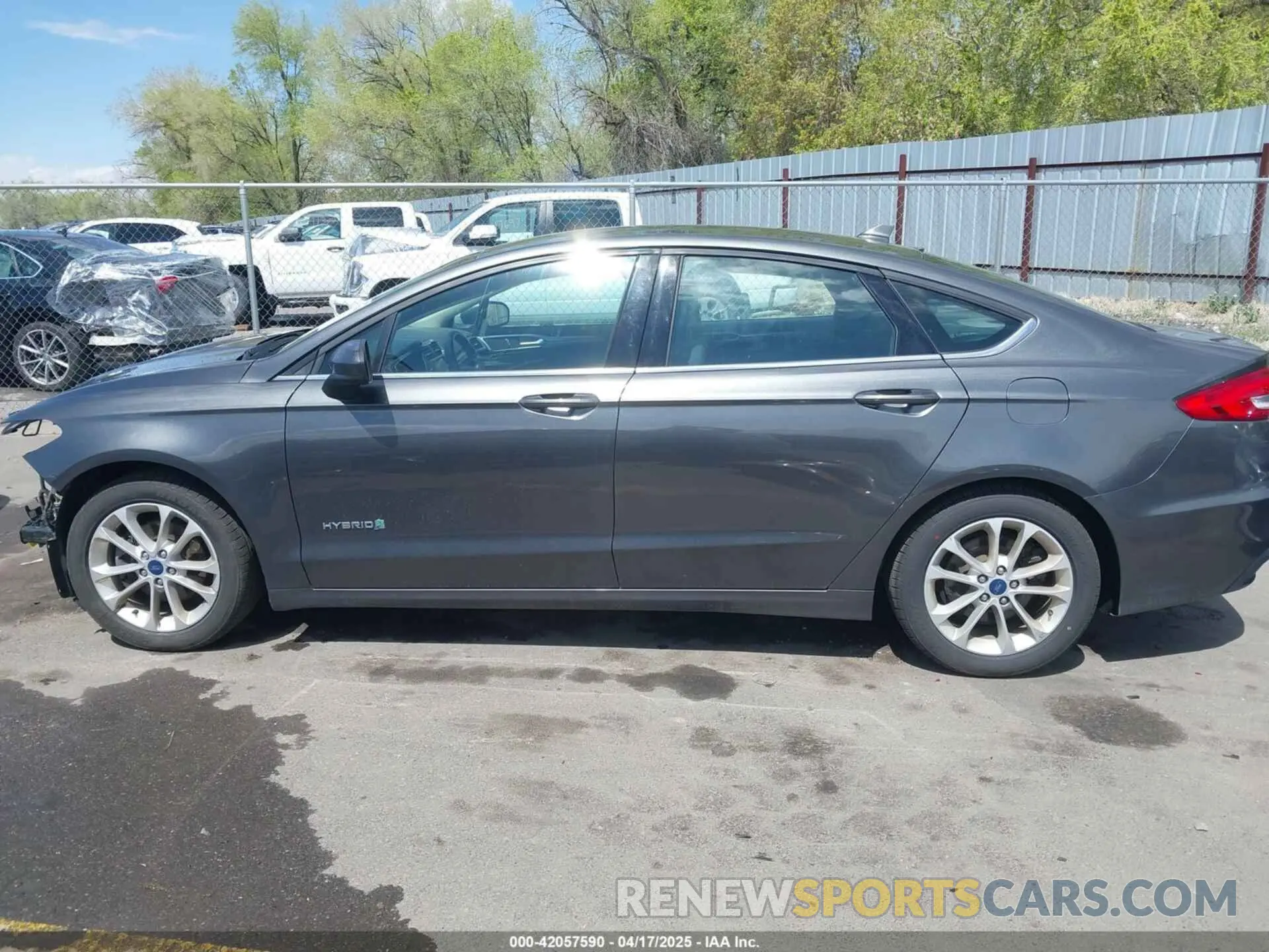 15 Photograph of a damaged car 3FA6P0LU0KR216668 FORD FUSION HYBRID 2019