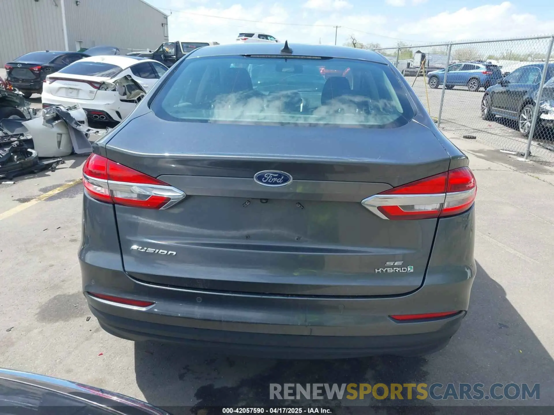 17 Photograph of a damaged car 3FA6P0LU0KR216668 FORD FUSION HYBRID 2019
