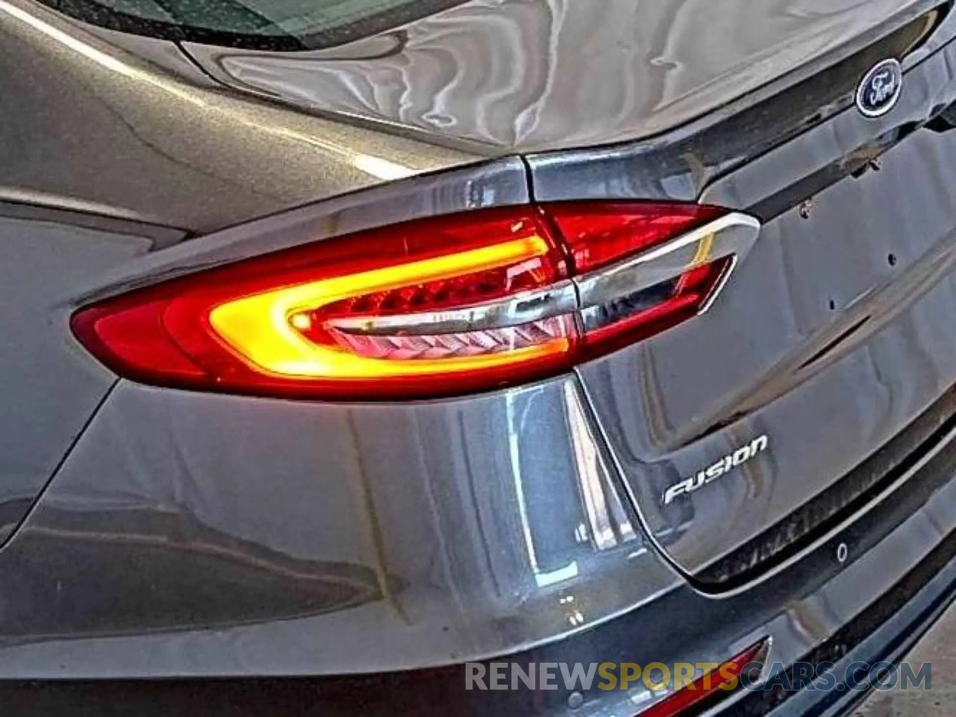 12 Photograph of a damaged car 3FA6P0LU0KR255633 FORD FUSION HYBRID 2019