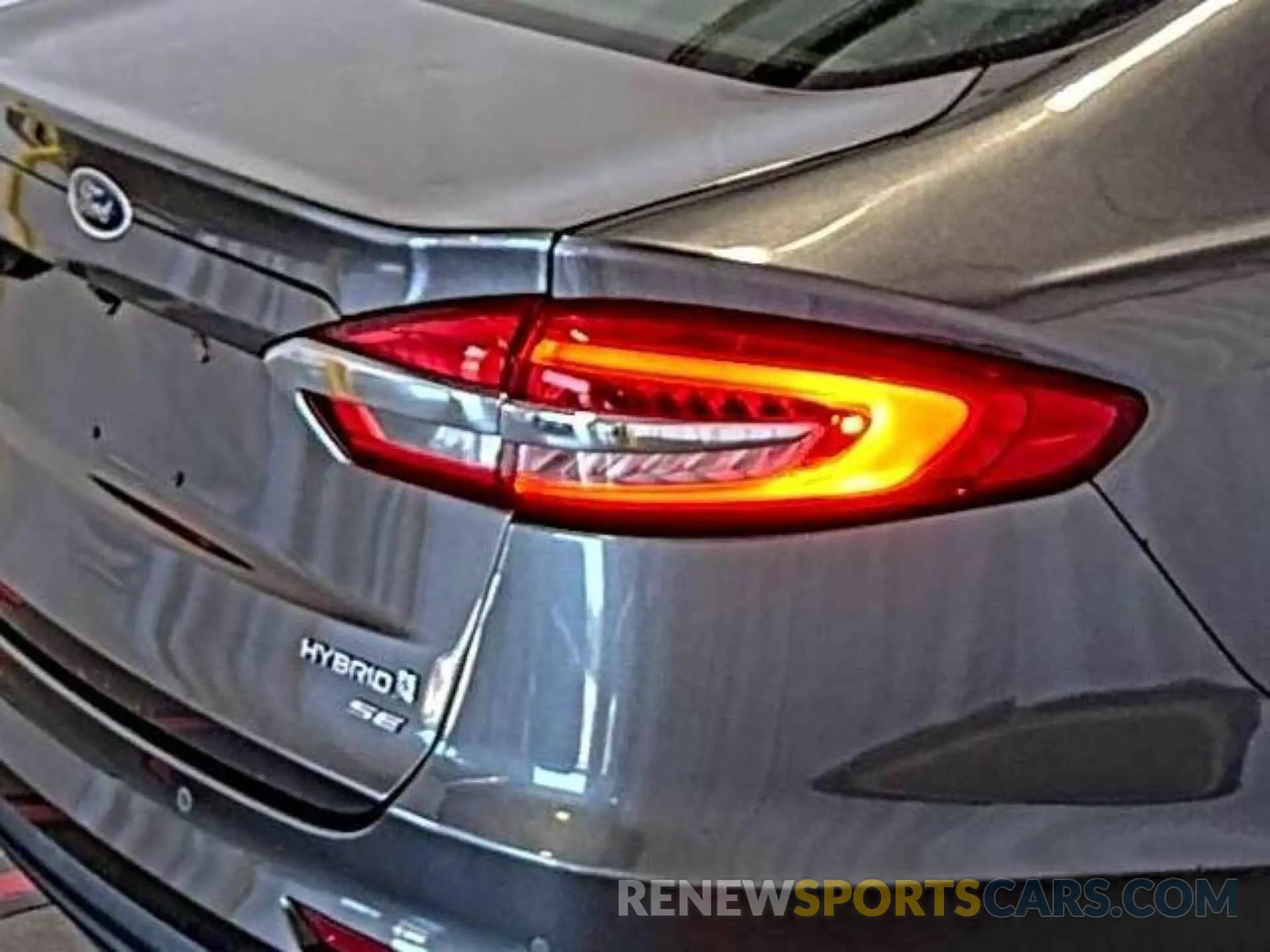 16 Photograph of a damaged car 3FA6P0LU0KR255633 FORD FUSION HYBRID 2019